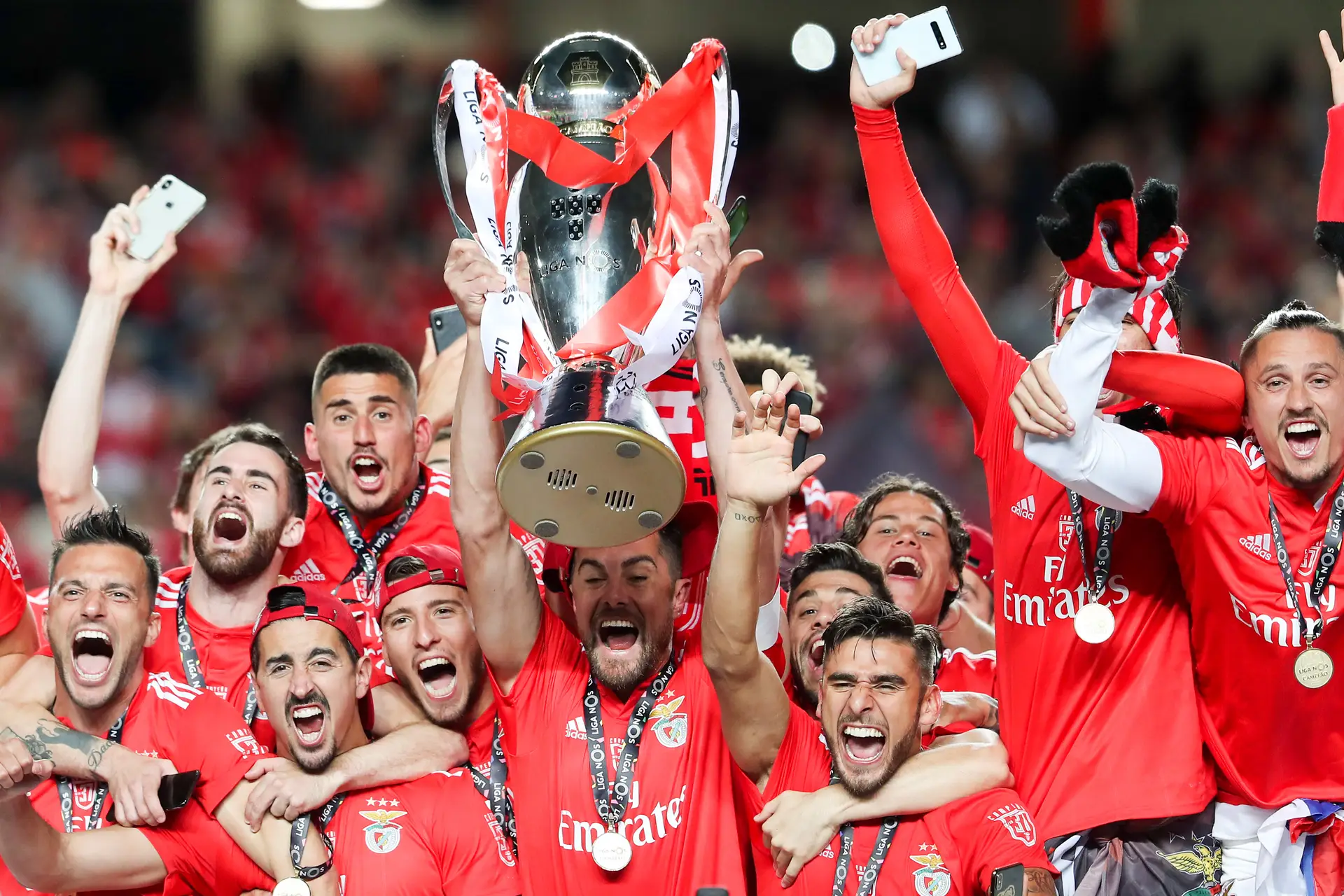 Benfica vai ser recebido esta segunda-feira na Câmara de Lisboa - SIC  Notícias