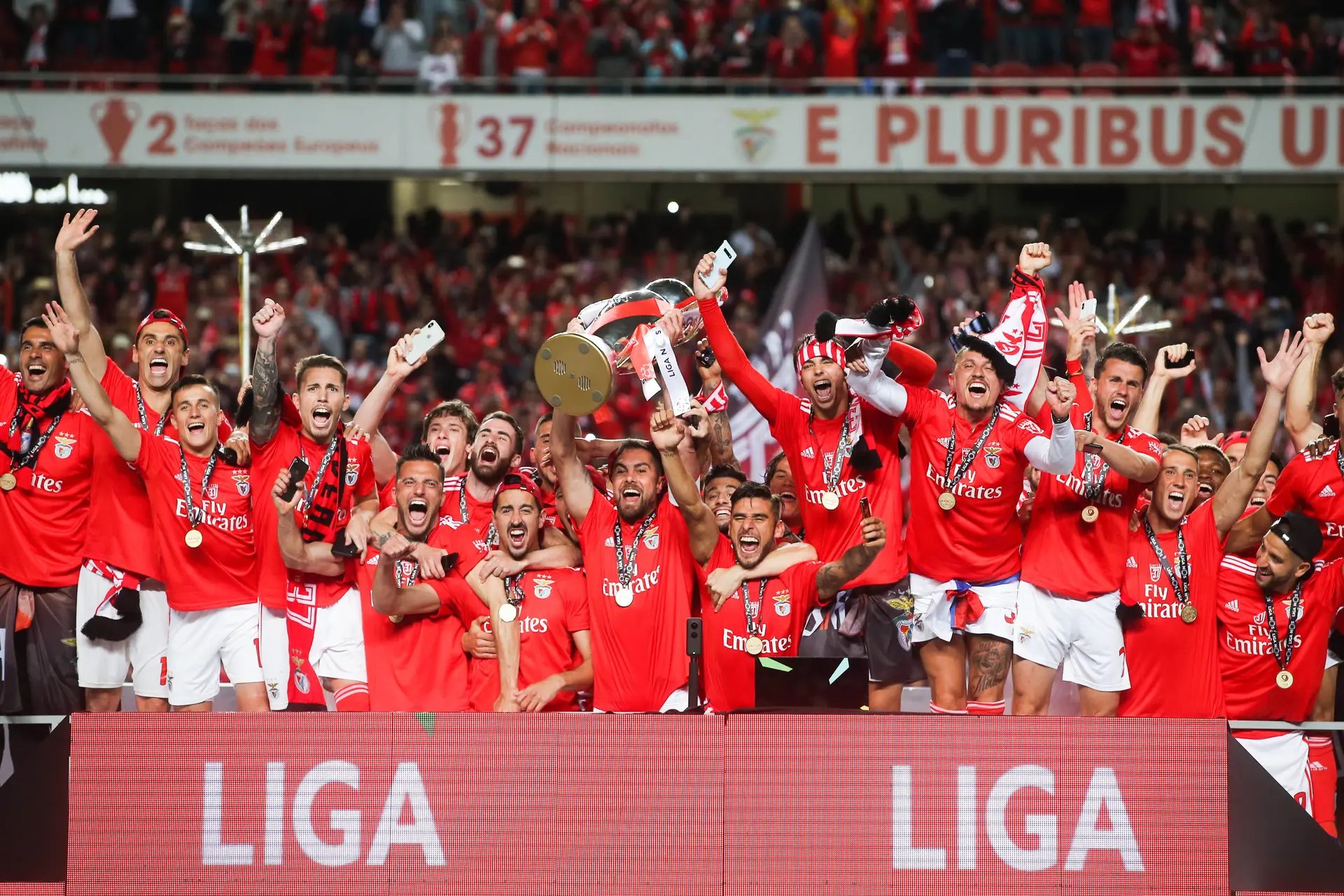 Benfica vai ser recebido esta segunda-feira na Câmara de Lisboa - SIC  Notícias