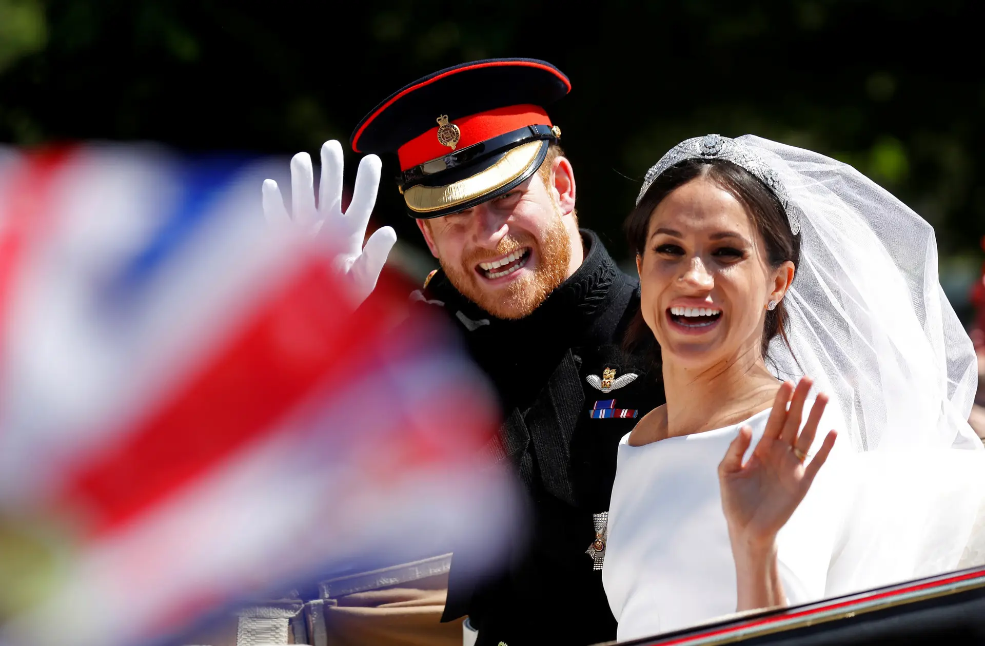 Harry e Meghan celebram o primeiro aniversário de casamento com imagens inéditas