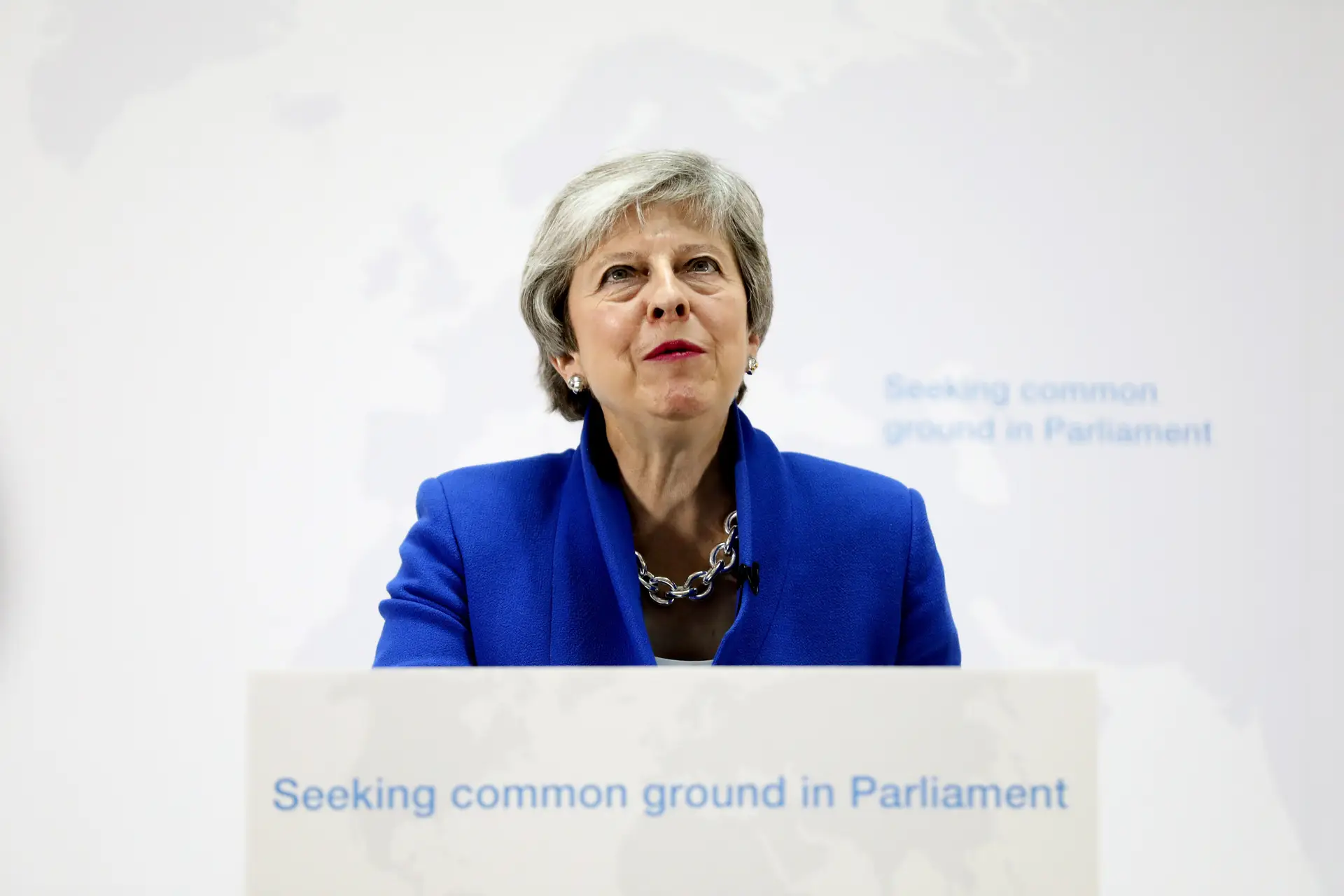 Theresa May lamenta resultados "muito dececionantes" nas europeias