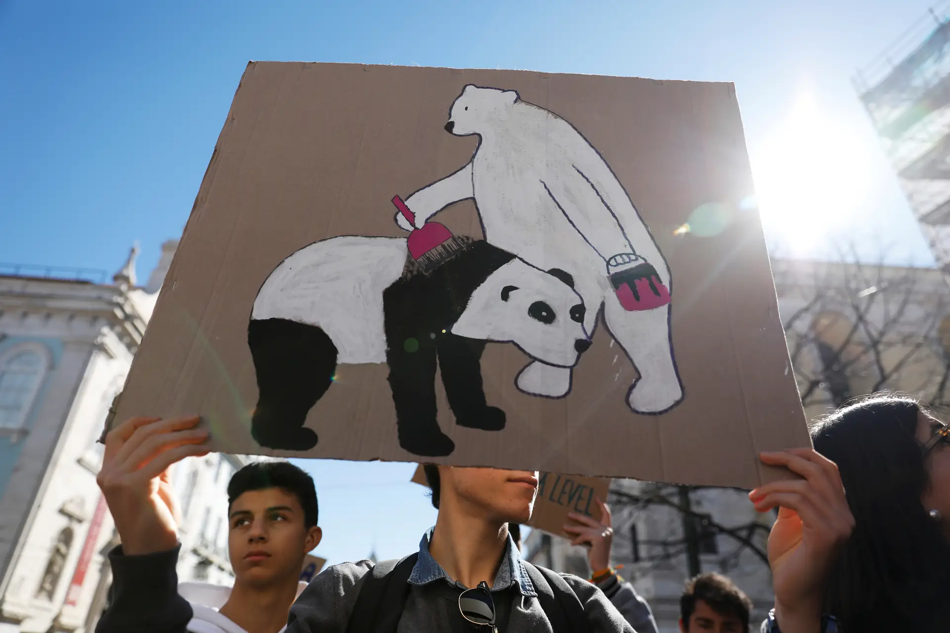 Pais criam movimento e juntam-se à greve estudantil pelo clima