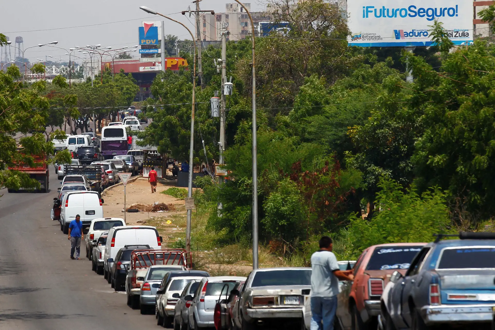 Mais de 500 bombas encerradas na Venezuela por falta de gasolina