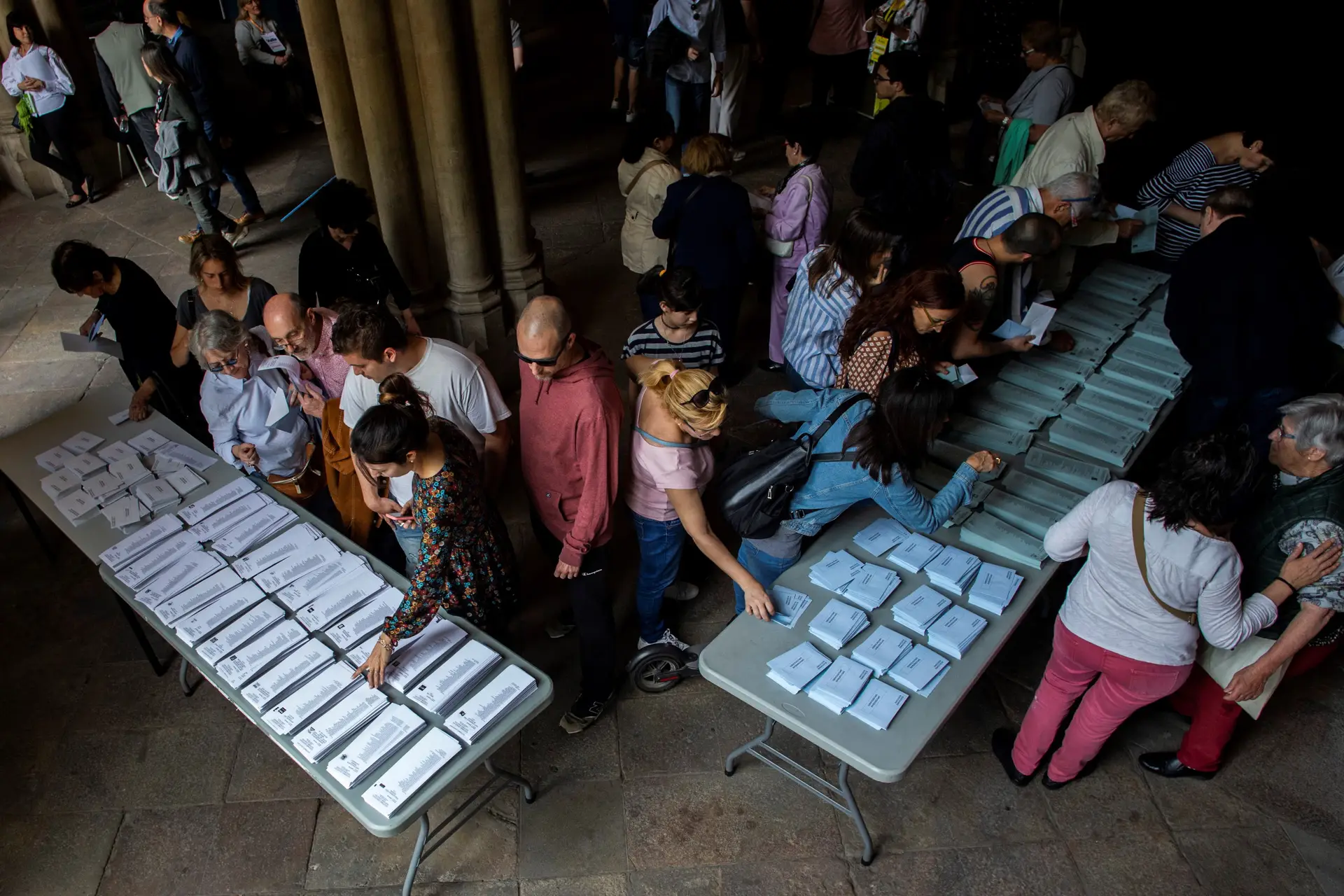 Espanha com mais 15 pontos de afluência às urnas do que em 2014