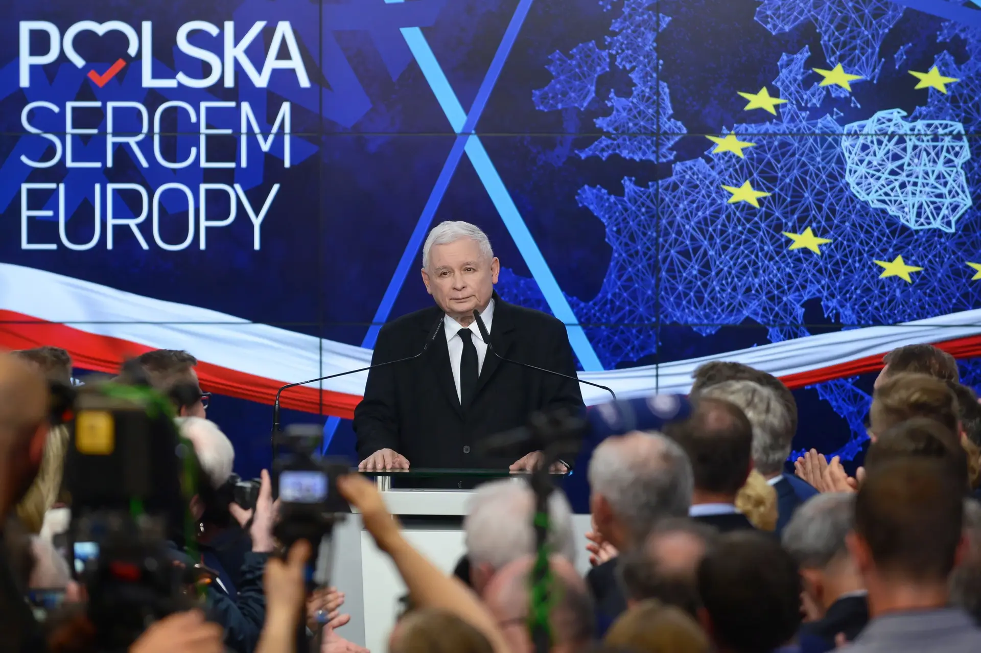 O líder o partido no poder PiS Jaroslaw Kaczynski