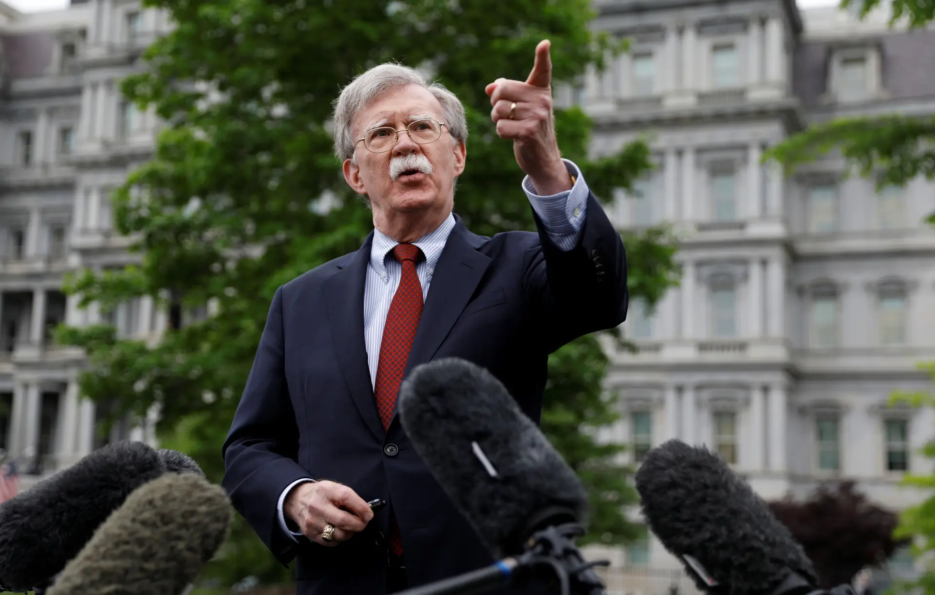 Coreia do Norte descreve John Bolton como "maníaco da guerra"