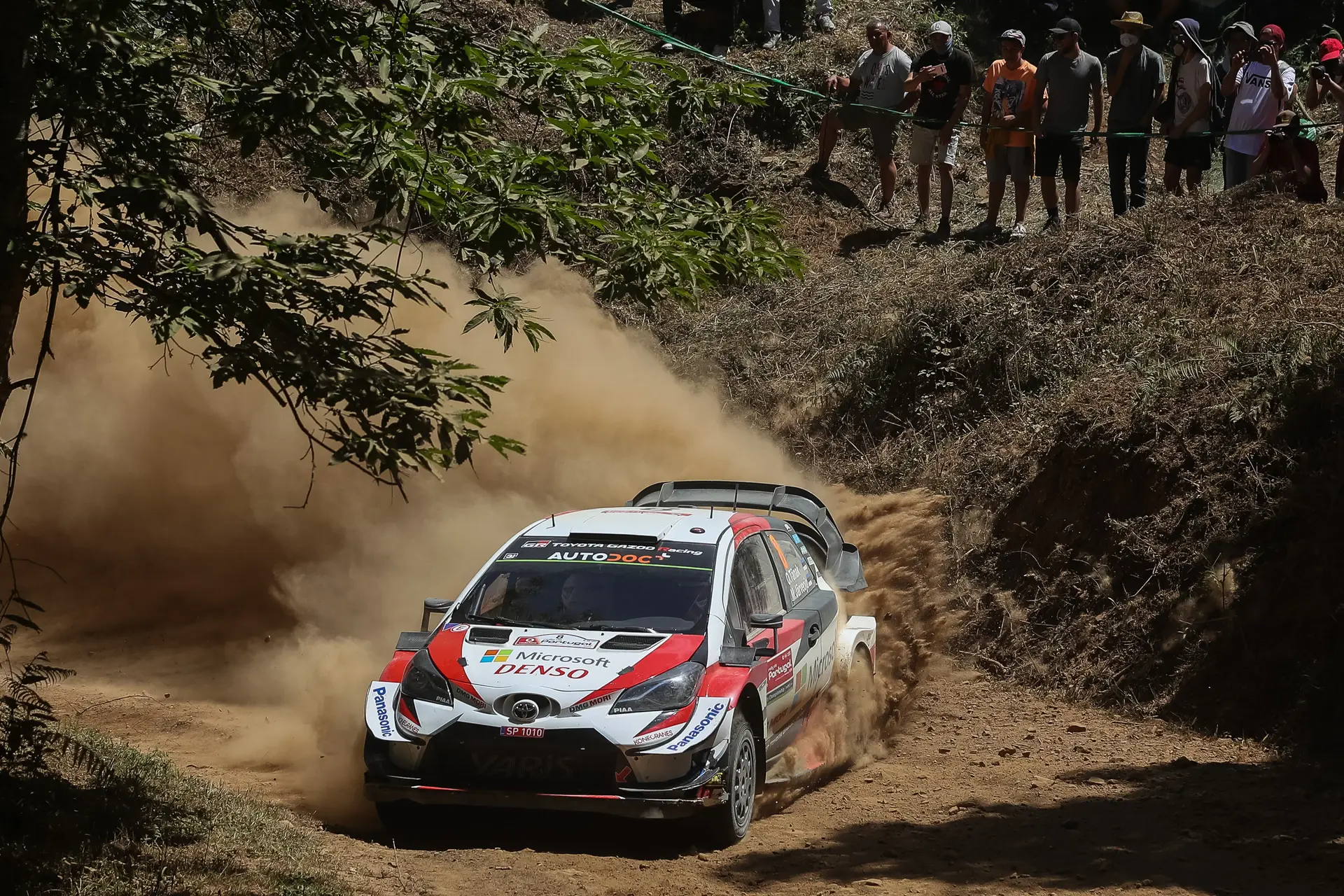 Ott Tanak lidera Rali de Portugal após primeiro dia dominado pela Toyota