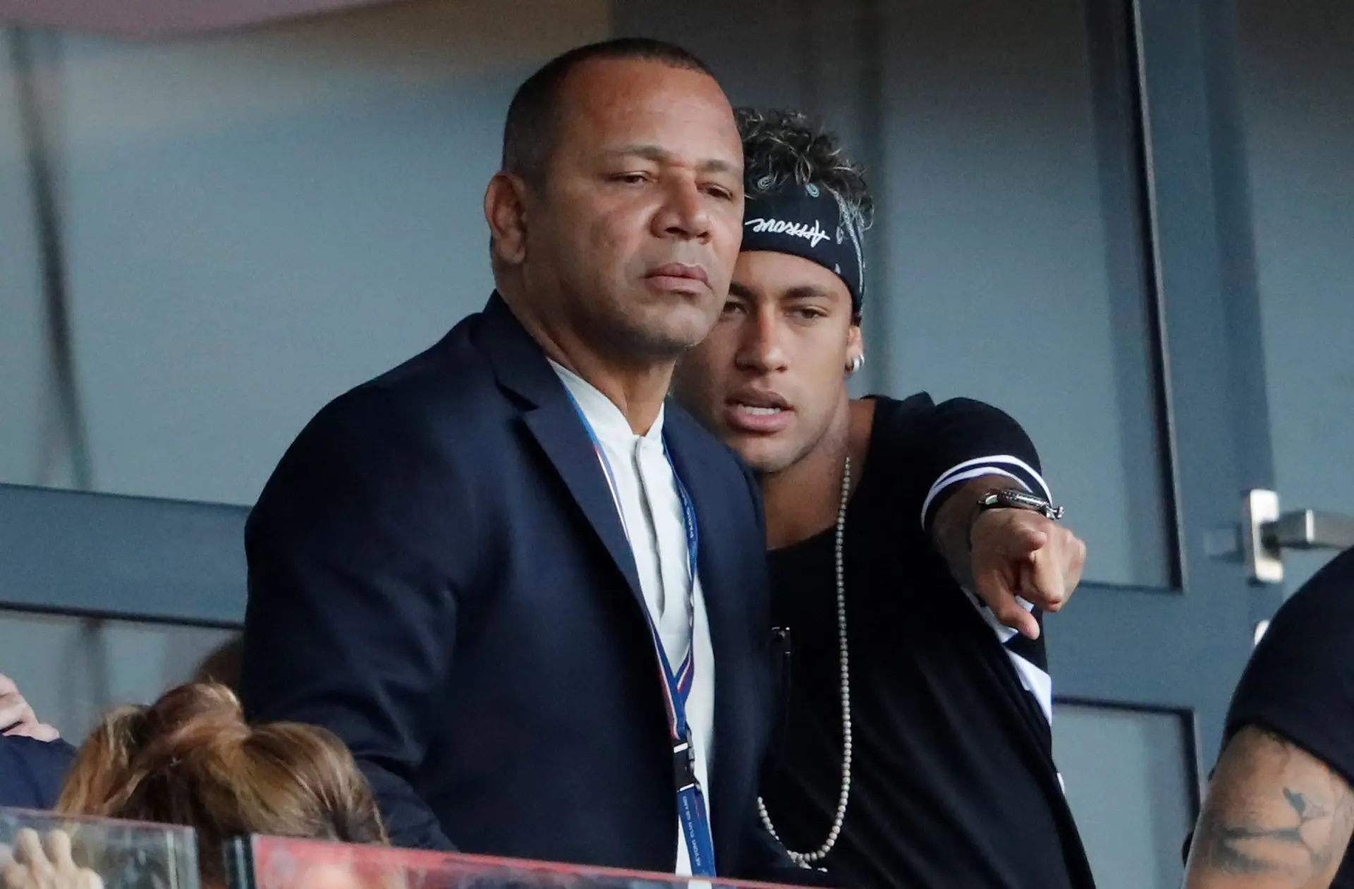 Pai de Neymar considera que o futebolista está a ser alvo de extorsão
