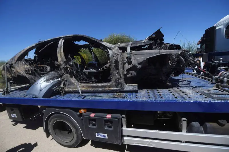 O estado em que ficou o carro de Reyes
