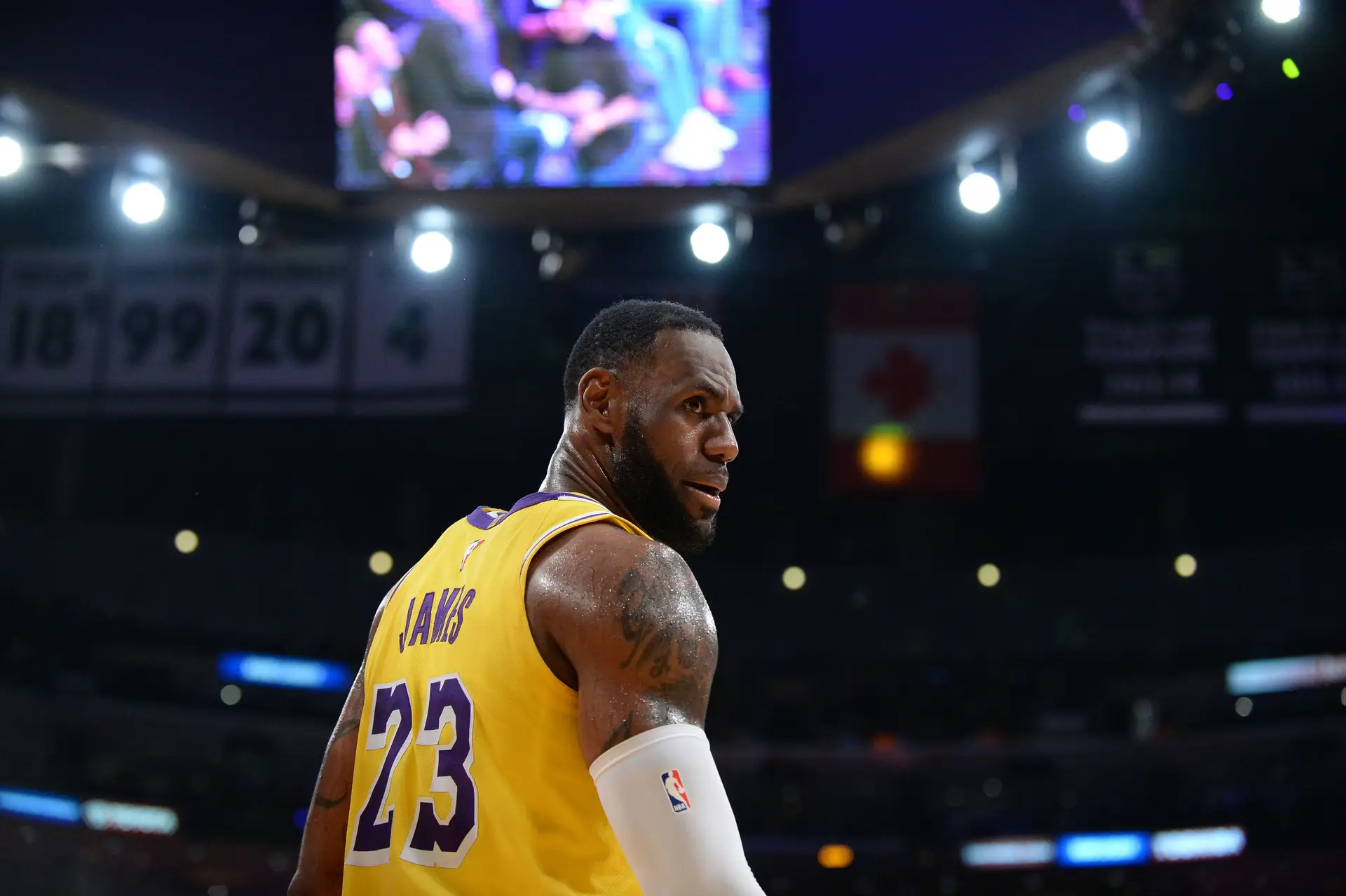 8.º - LeBron James (basquetebolista):  78,6 milhões de euros;