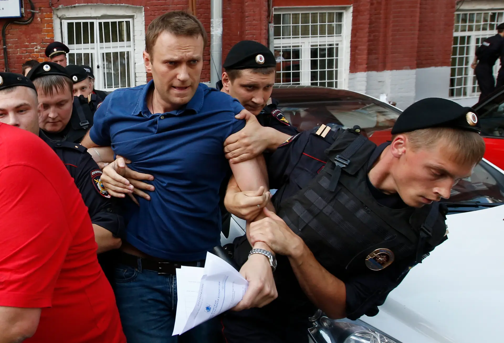 Cerca de 100 detenções em Moscovo em marcha de apoio a jornalista