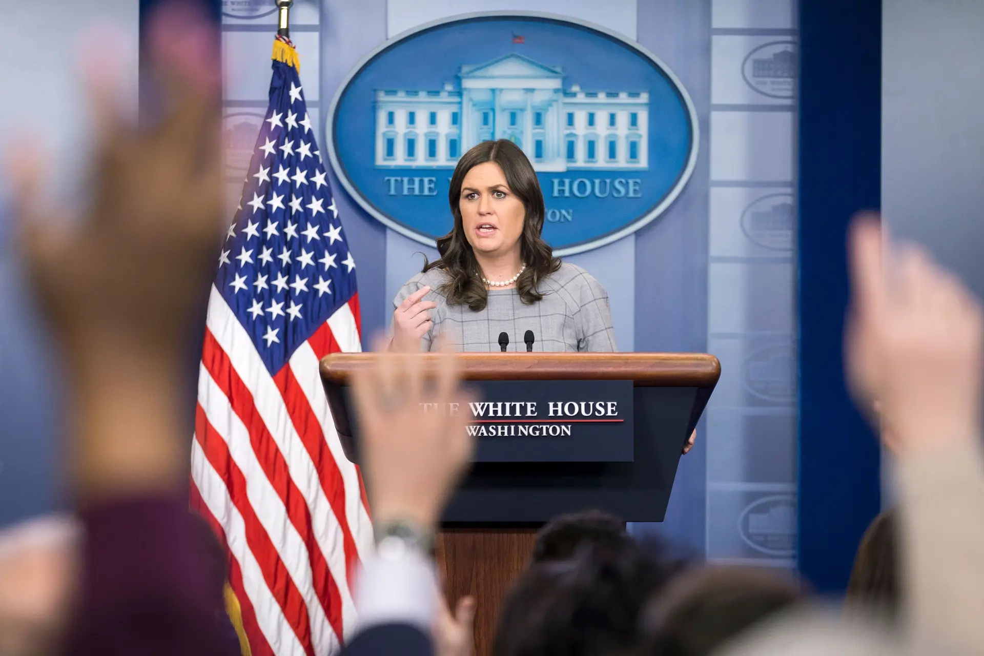 Trump anuncia saída de Sarah Sanders, porta-voz da Casa Branca