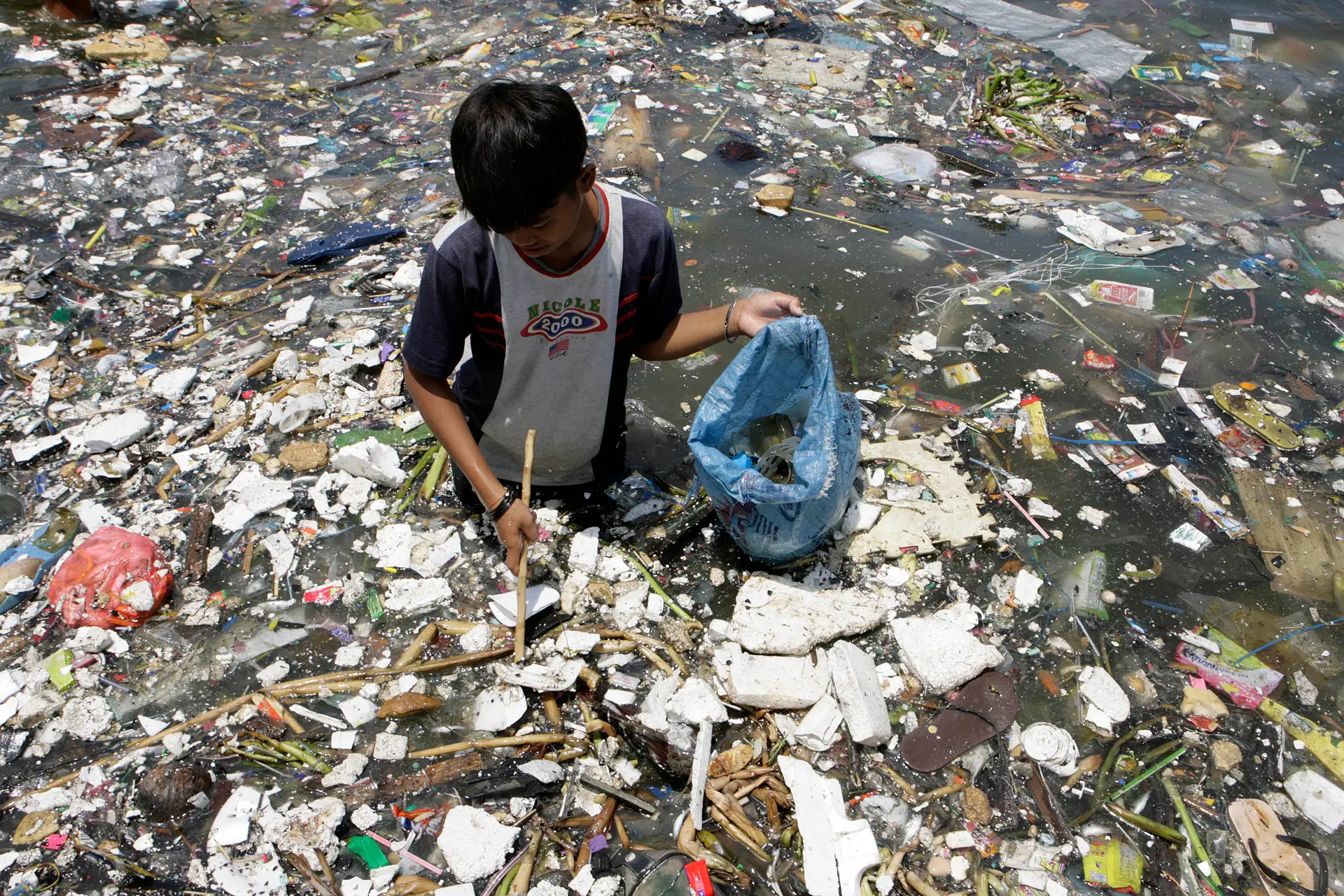 20 empresas são responsáveis por mais de metade dos resíduos plásticos no mundo 