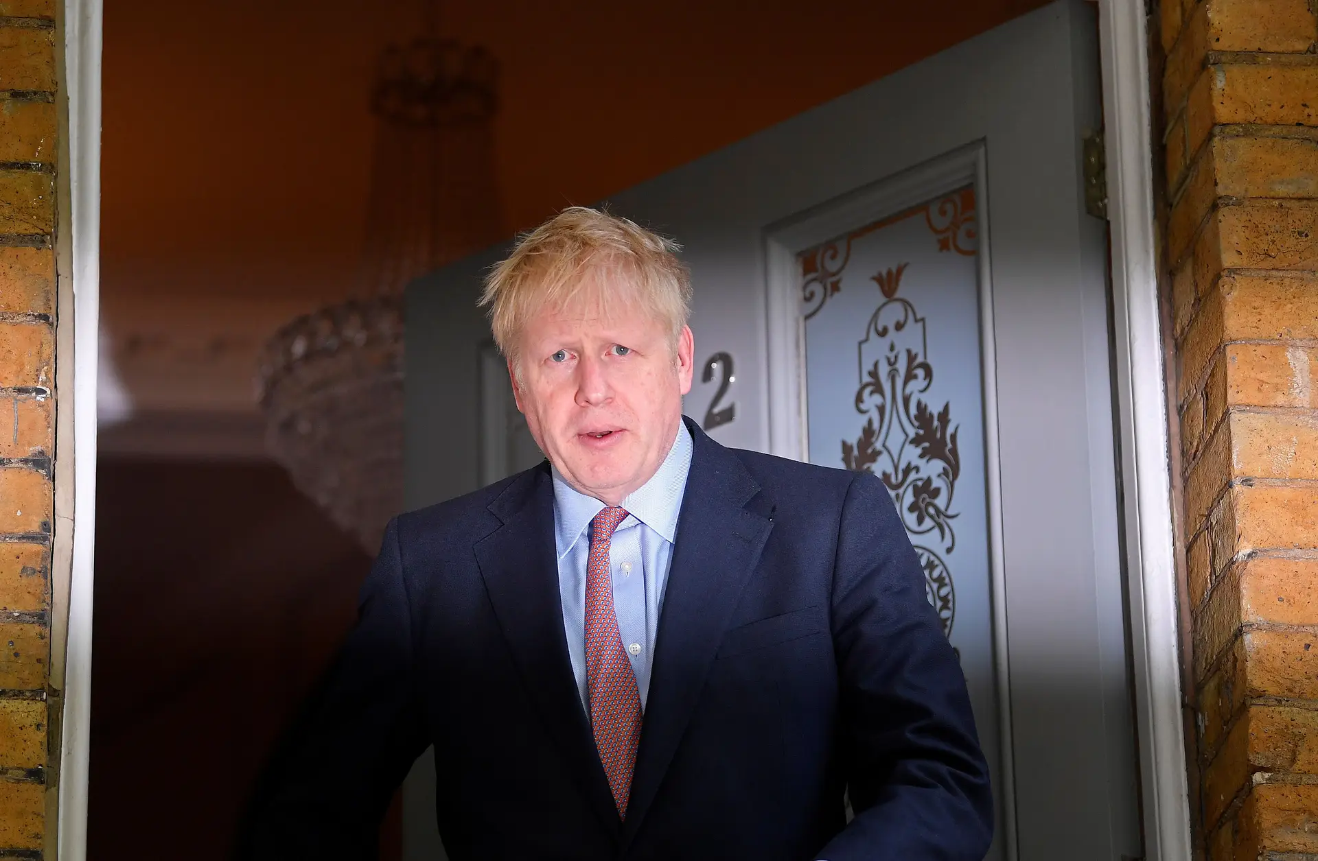 Ausência de Boris Johnson em debate marcada por lugar vazio