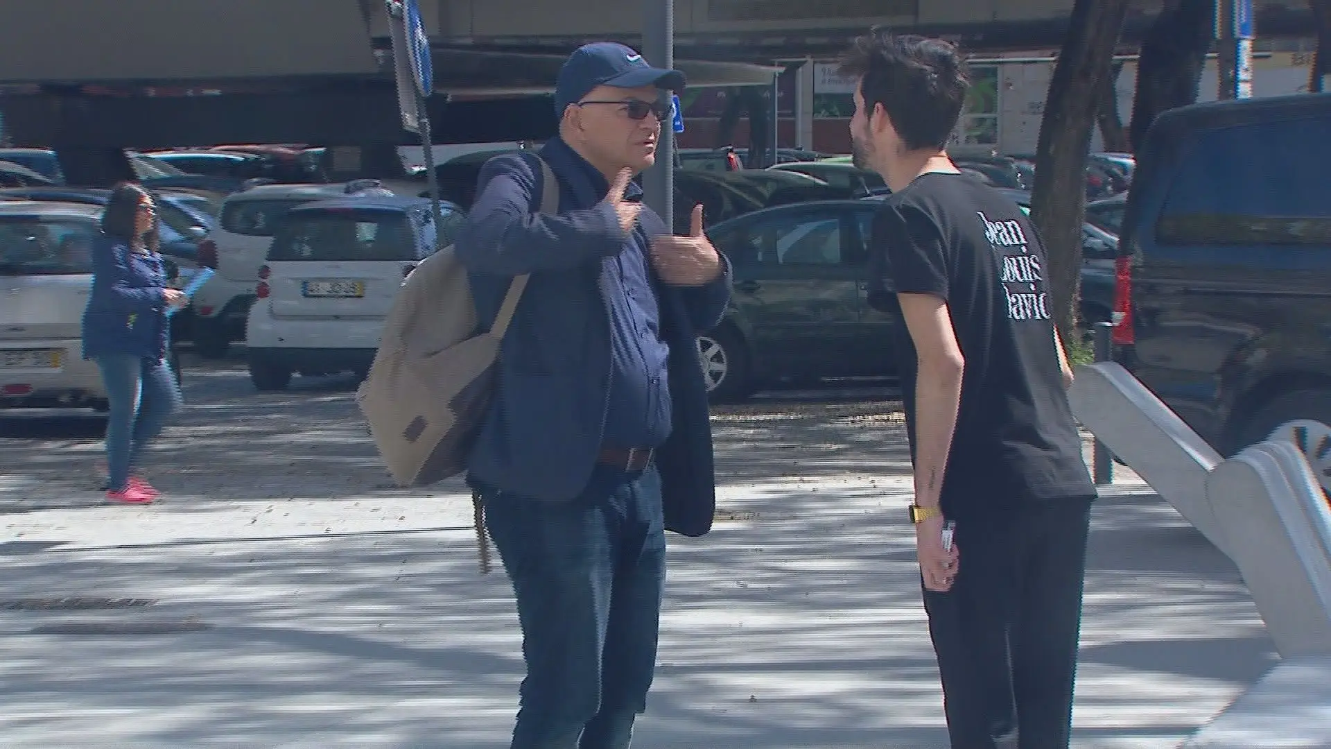 Se uma pessoa lhe pedisse ajuda em língua gestual, o que faria?