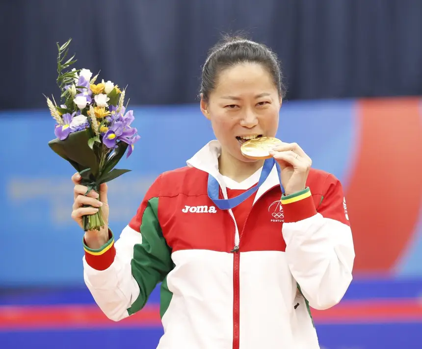 SIC Notícias | Fu Yu dá medalha de ouro a Portugal no ...