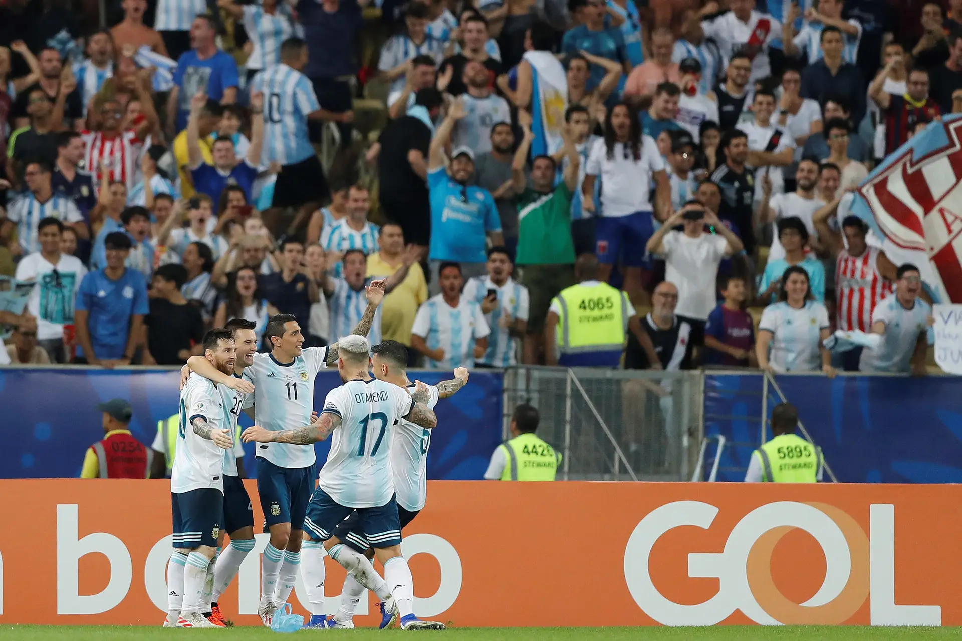Argentina bate Venezuela e marca encontro nas "meias" da Copa América com Brasil