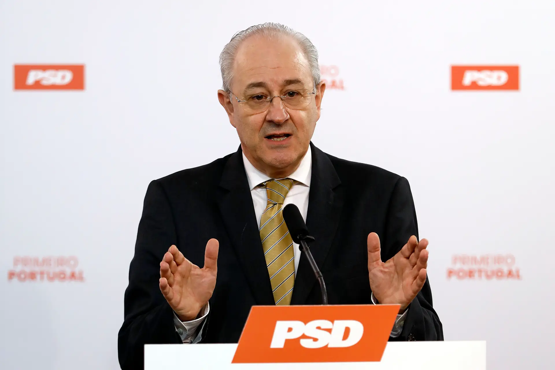 Ex-autarca de Gaia sai em defesa de Rio e acusa Castro Almeida de ser "oportunista encartado"