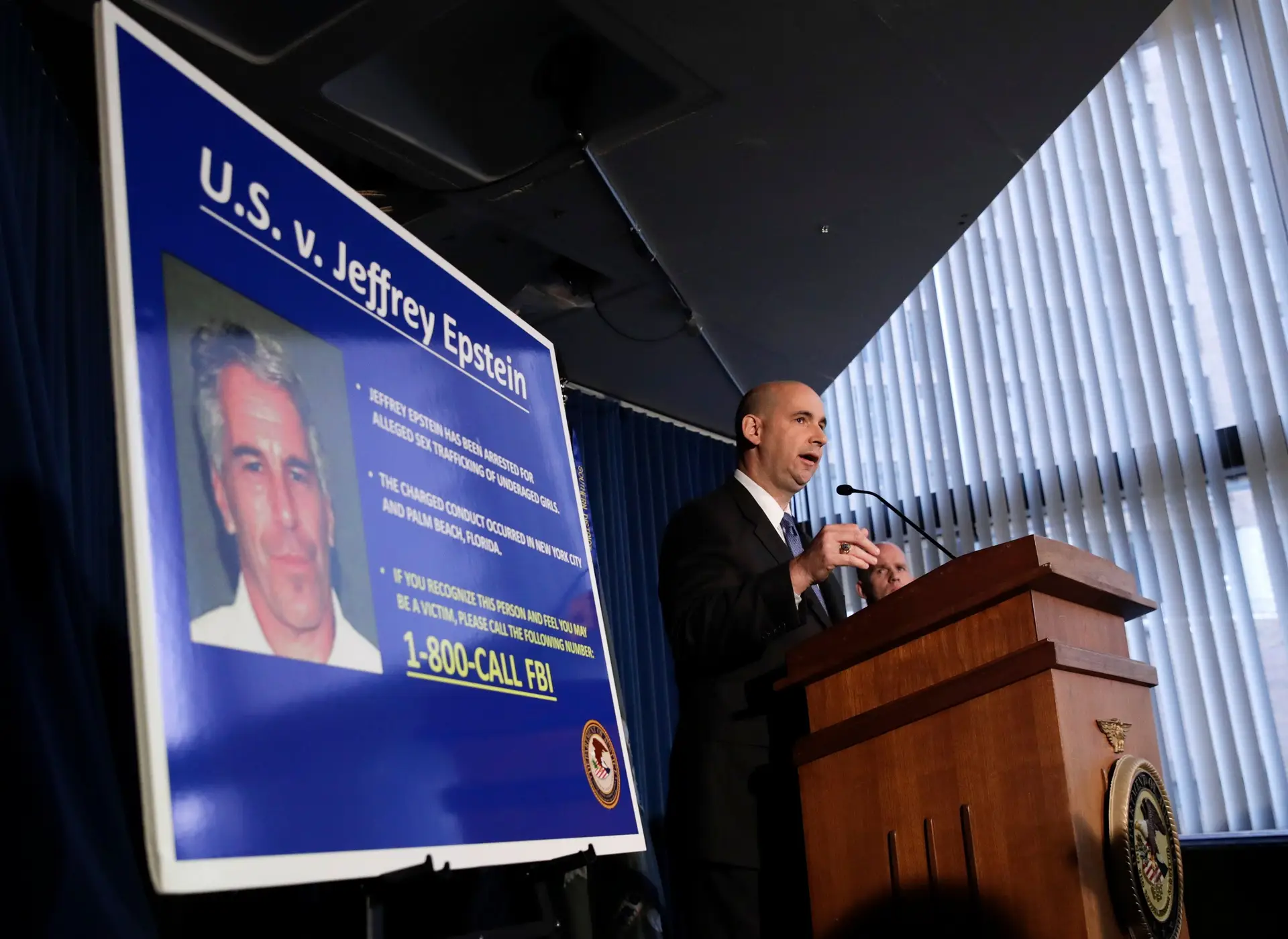 Assessora da Casa Branca diz que Trump não teve contacto com Jeffrey Epstein