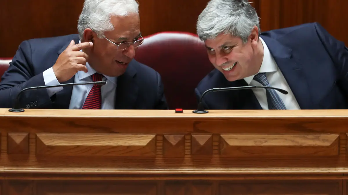 O primeiro-ministro António Costa e o ministro das Finanças Mário Centeno durante o debate sobre o Estado da Nação, na Assembleia da República, Lisboa. 