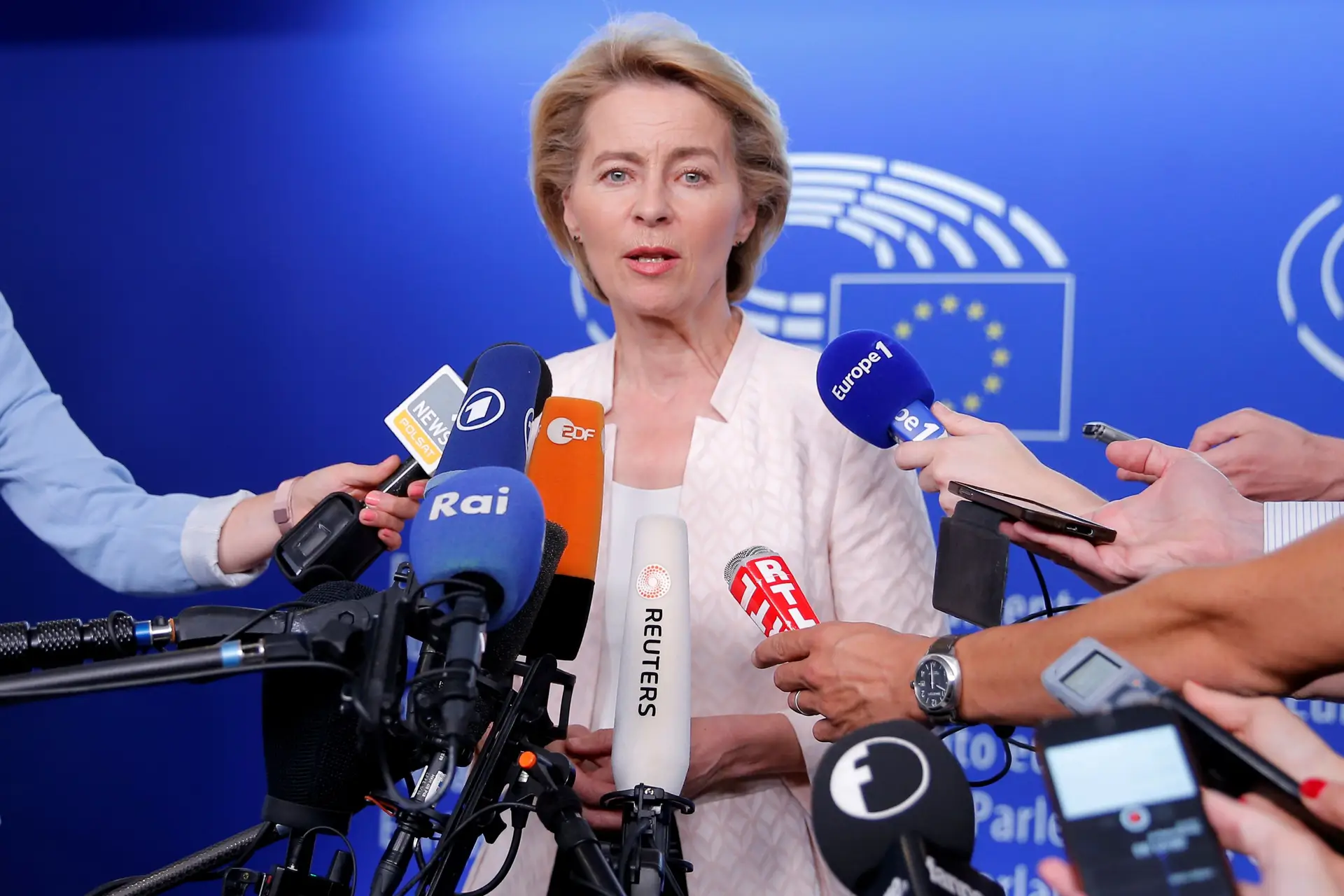 Ursula Von der Leyen inicia campanha no Parlamento Europeu