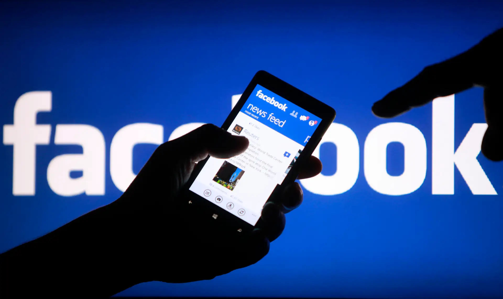 Facebook multado em 4,48 mil milhões de euros nos EUA