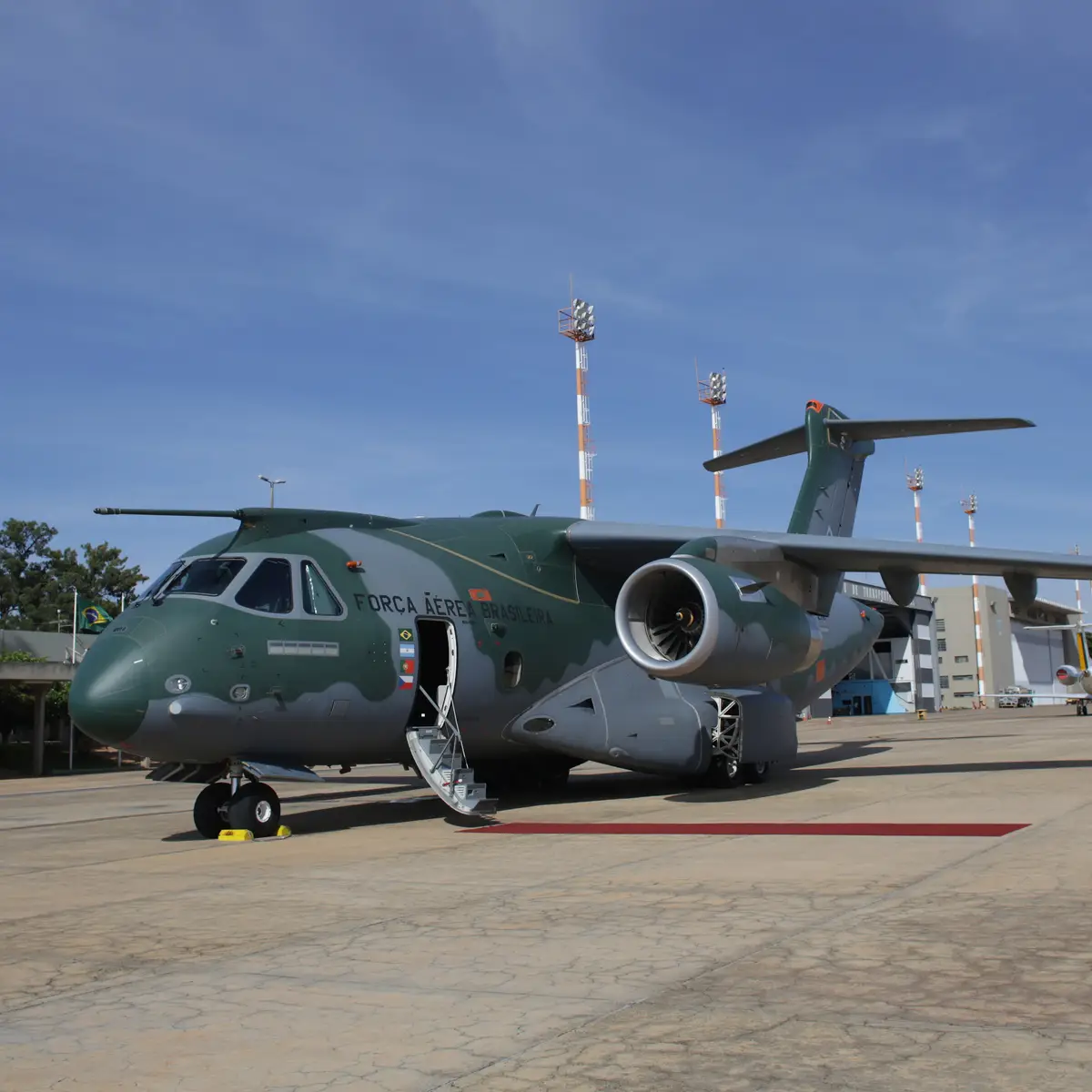 https://images.impresa.pt/sicnot/2019-07-11-aviao-militar-KC-390.jpg-8c287c90-1/1x1/mw-1200&outputFormat=jpeg