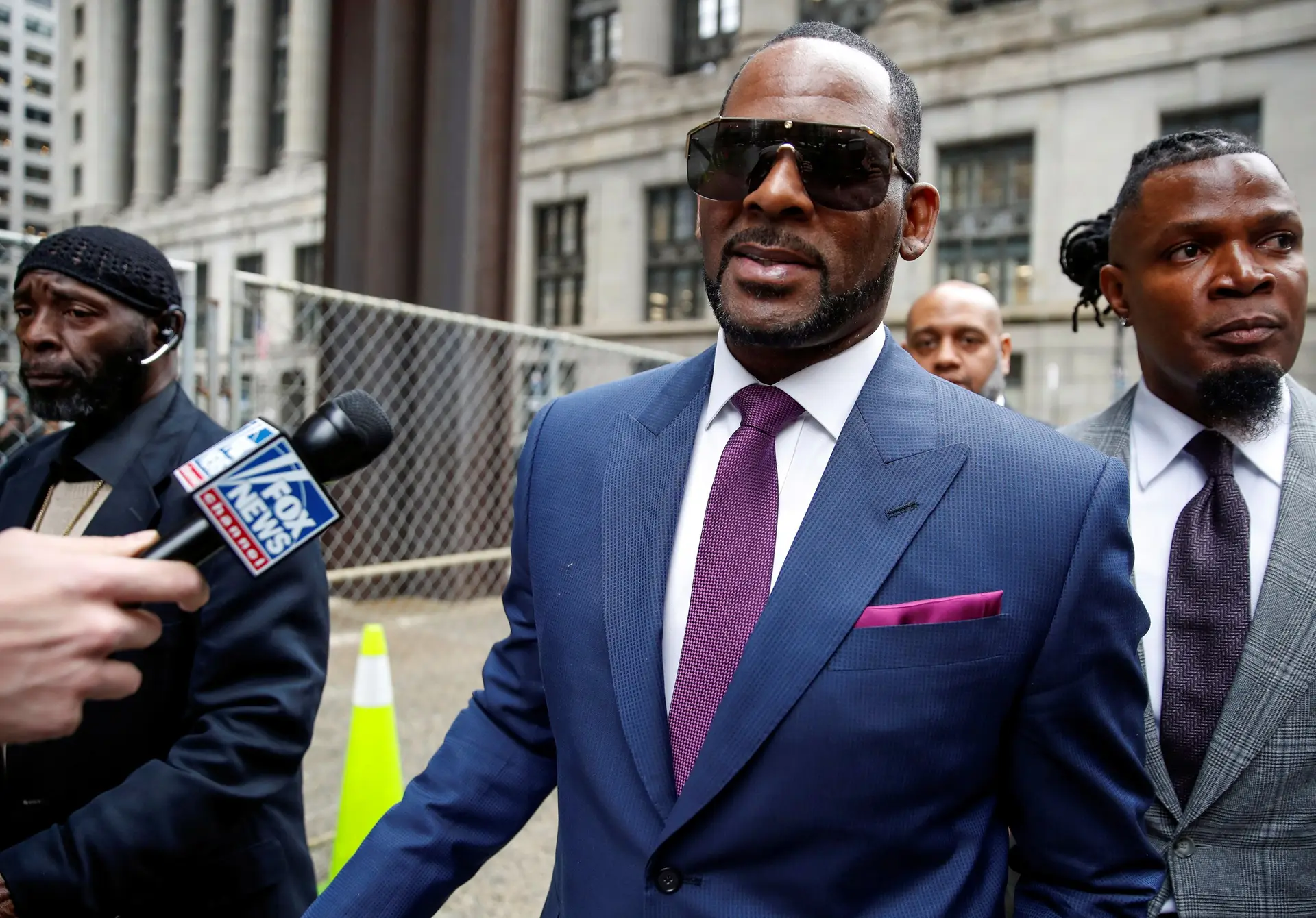 Cantor norte-americano R.Kelly detido após novas acusações de crimes sexuais