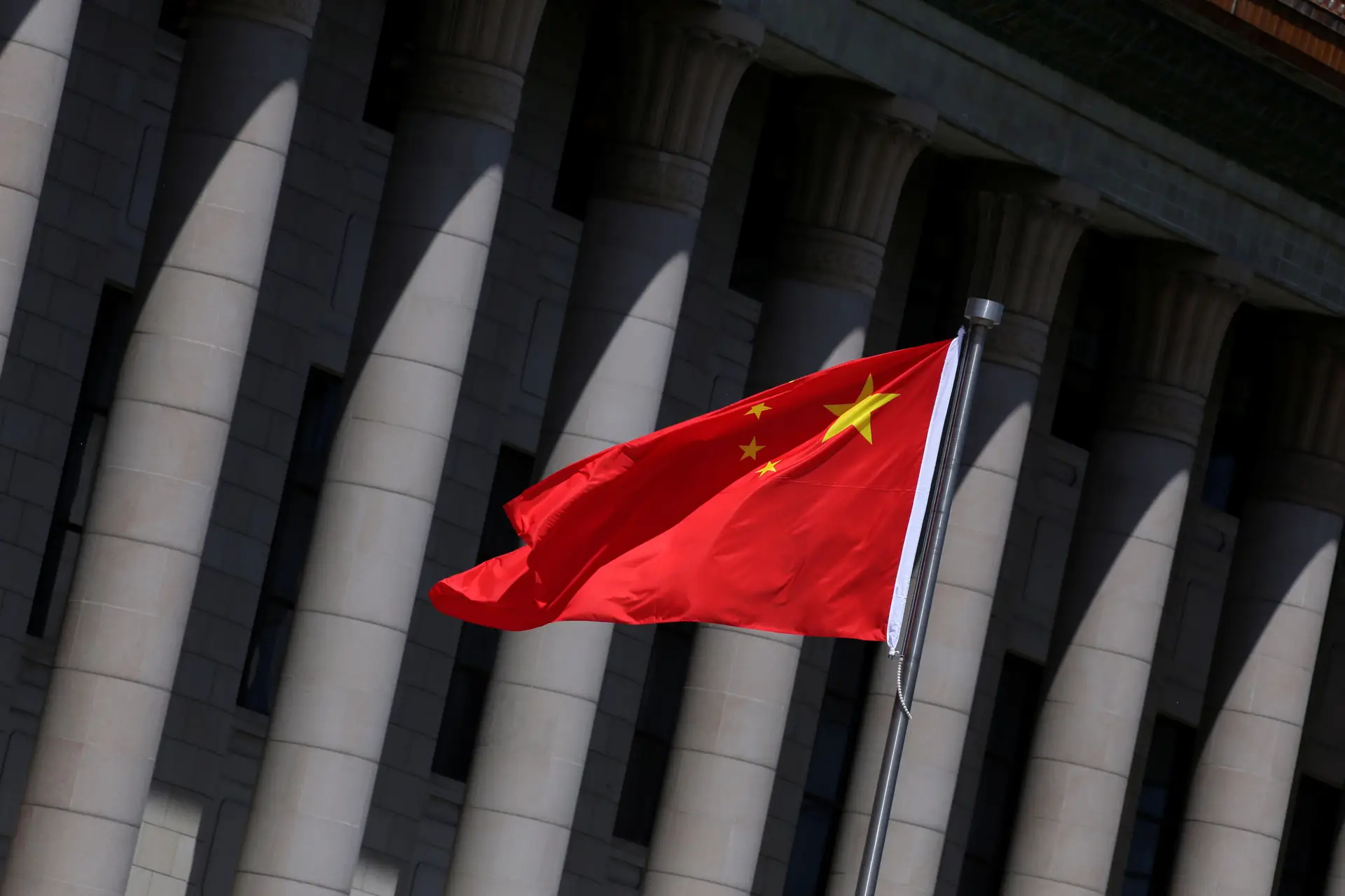 China vai sancionar empresas dos EUA envolvidas na venda de armas a Taiwan
