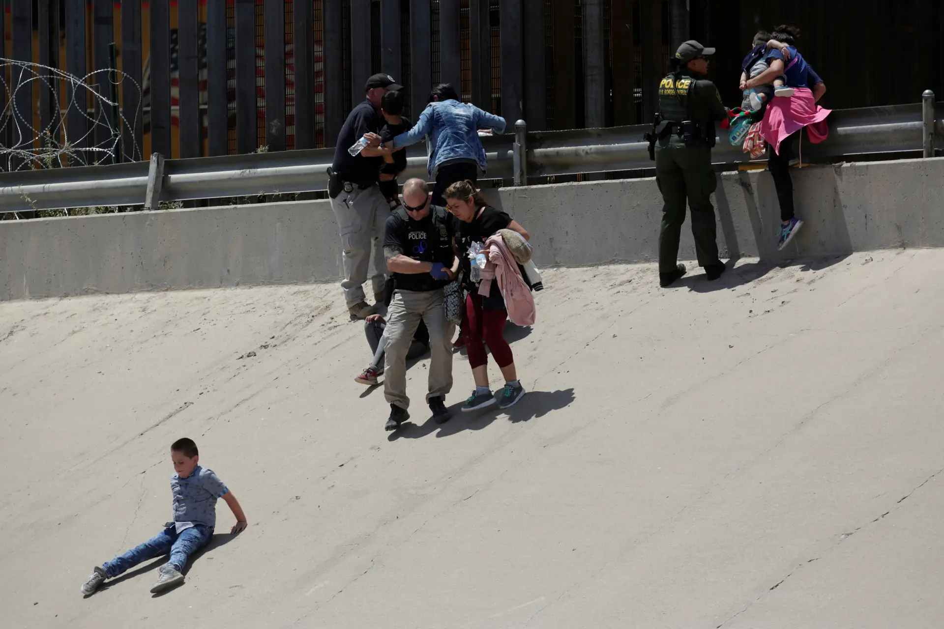 EUA dificulta pedido de asilo a migrantes que entrem pela fronteira com México