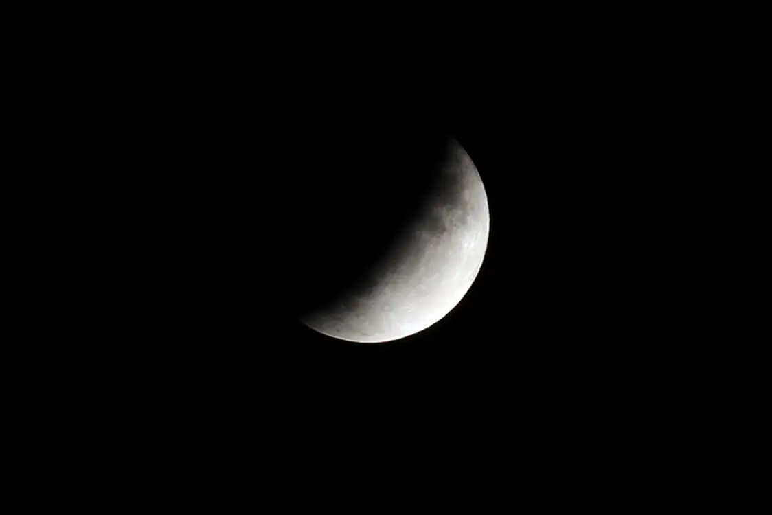 Lua "dá uma festa" em Lisboa com Júpiter e Saturno