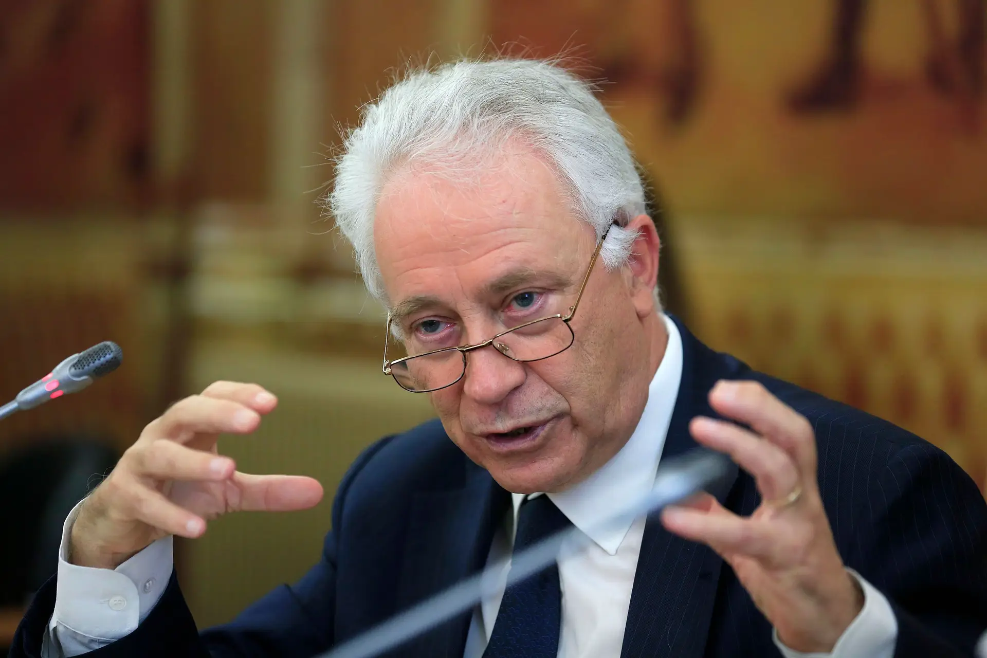 Governador do Banco de Portugal vai ser ouvido no Parlamento sobre o caso Luanda Leaks