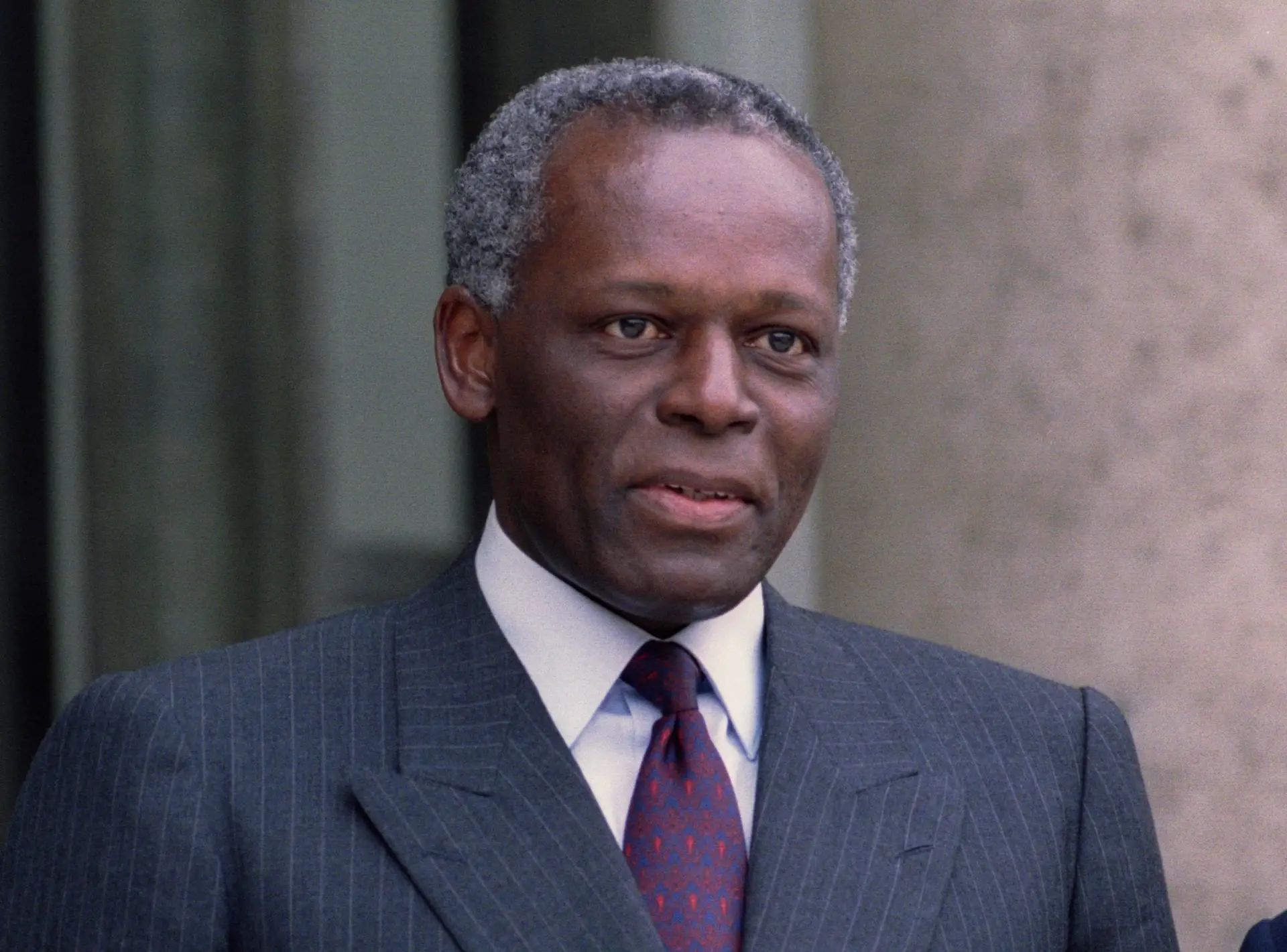 José Eduardo dos Santos não respondeu no tribunal sobre o caso "500 milhões"