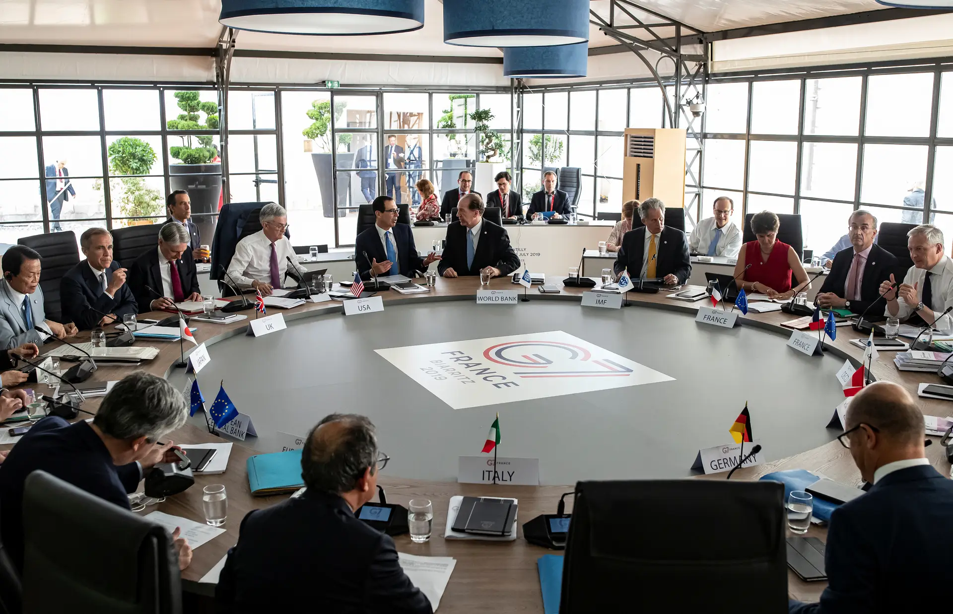 Ministros das Finanças do G7 alertam para riscos das criptomoedas