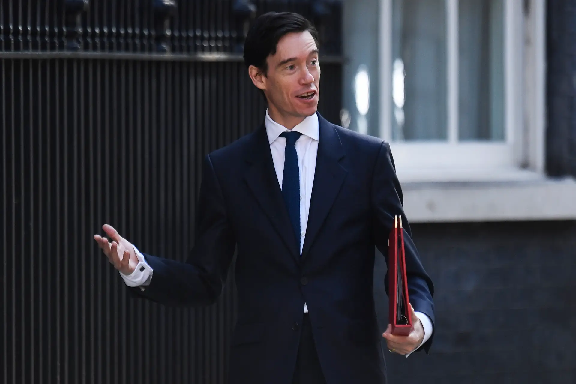 Ministro Rory Stewart também se demite após eleição de Boris Johnson
