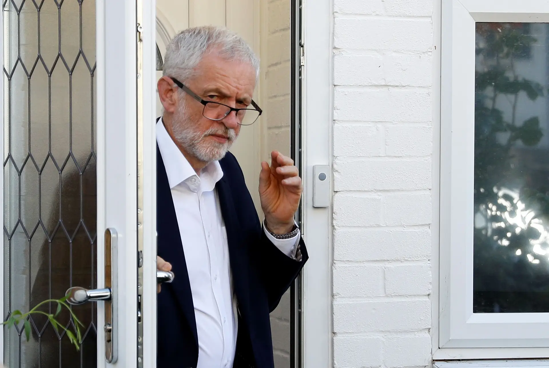 Jeremy Corbyn critica eleição de Boris Johnson por conservadores e pede eleições