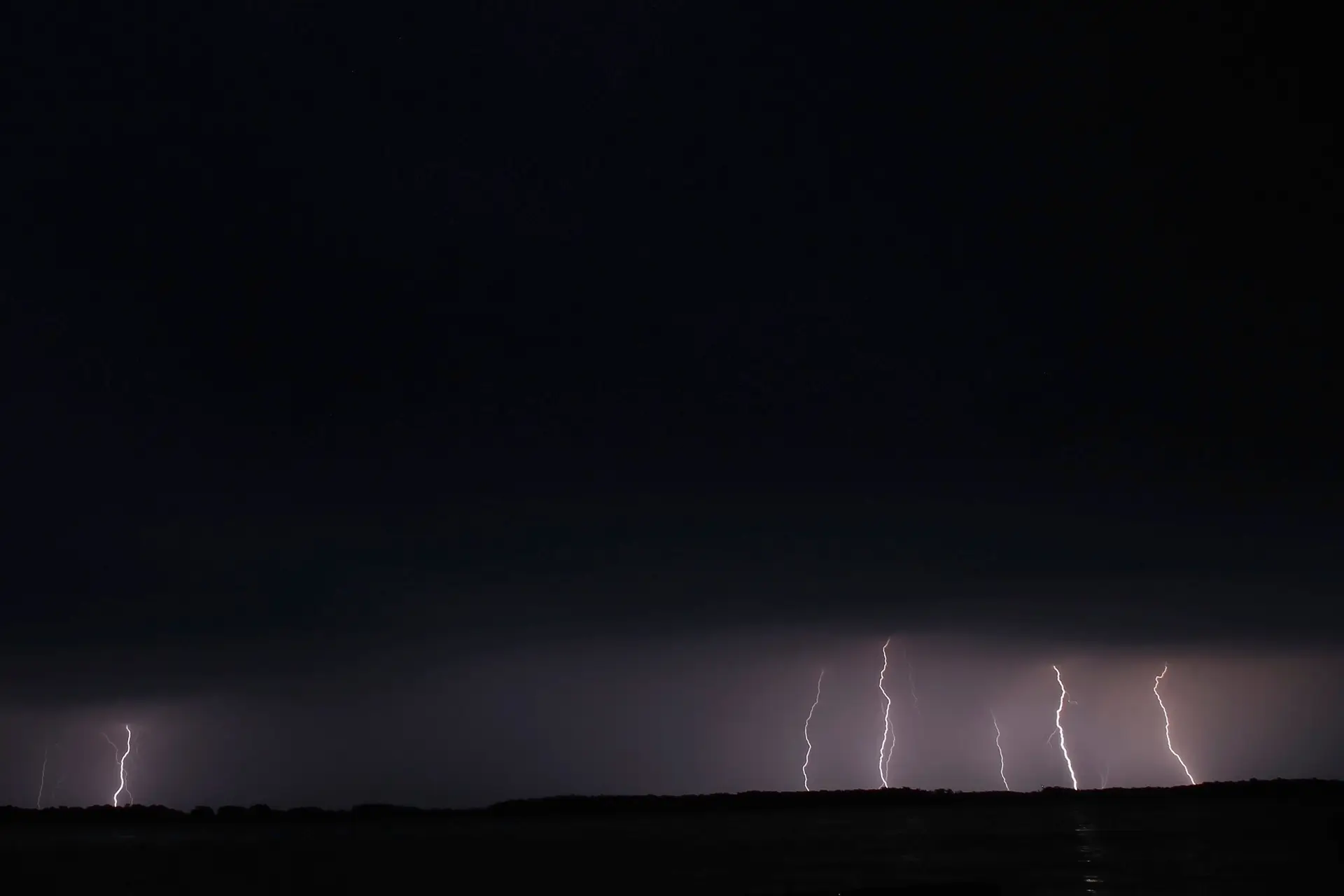 Meteorologia: Faro, Beja e Setúbal sob aviso amarelo devido a chuva, vento e trovoada