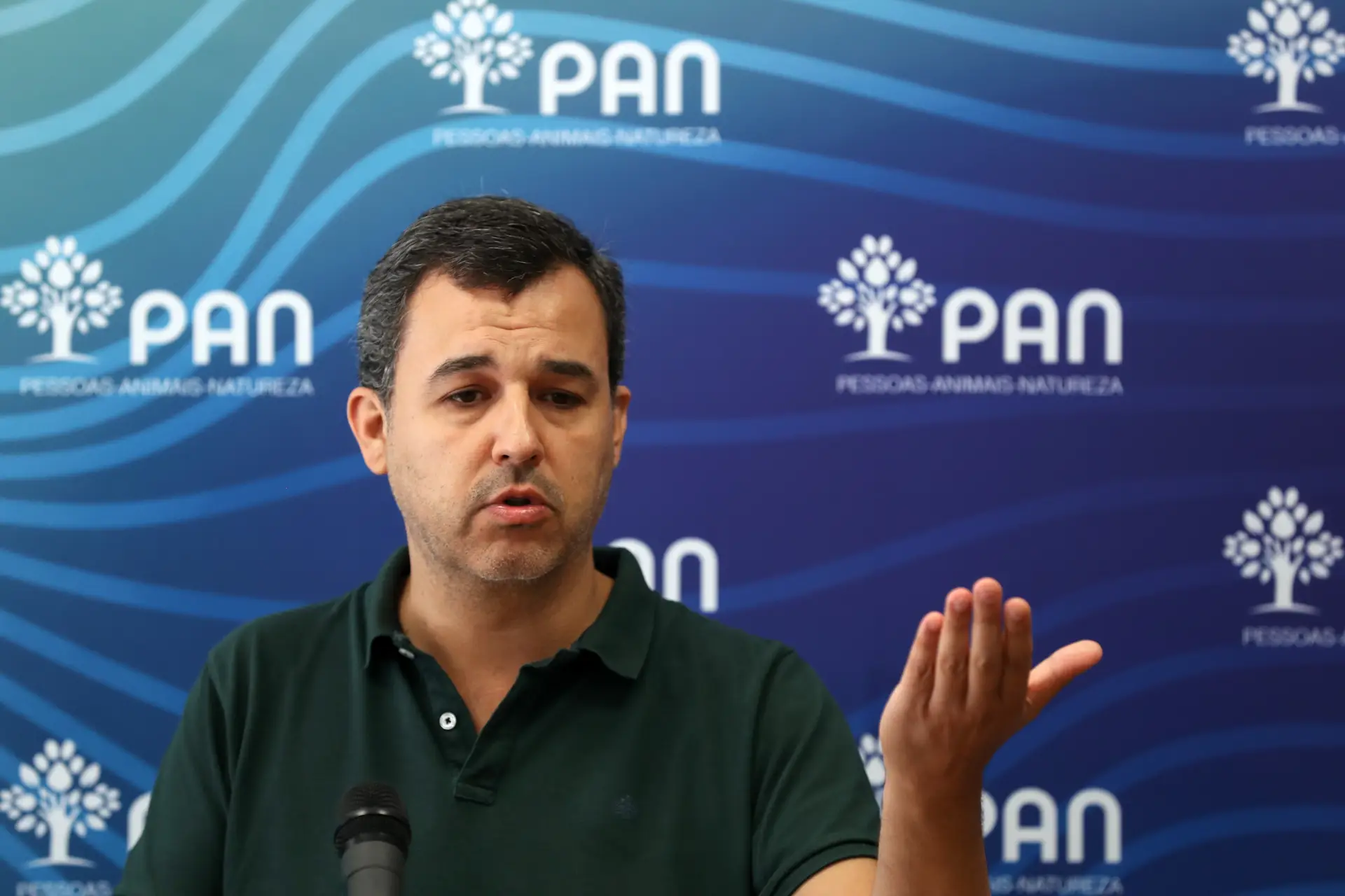 PAN quer transporte público gratuito até aos 18 e passe de cinco euros até aos 25 anos