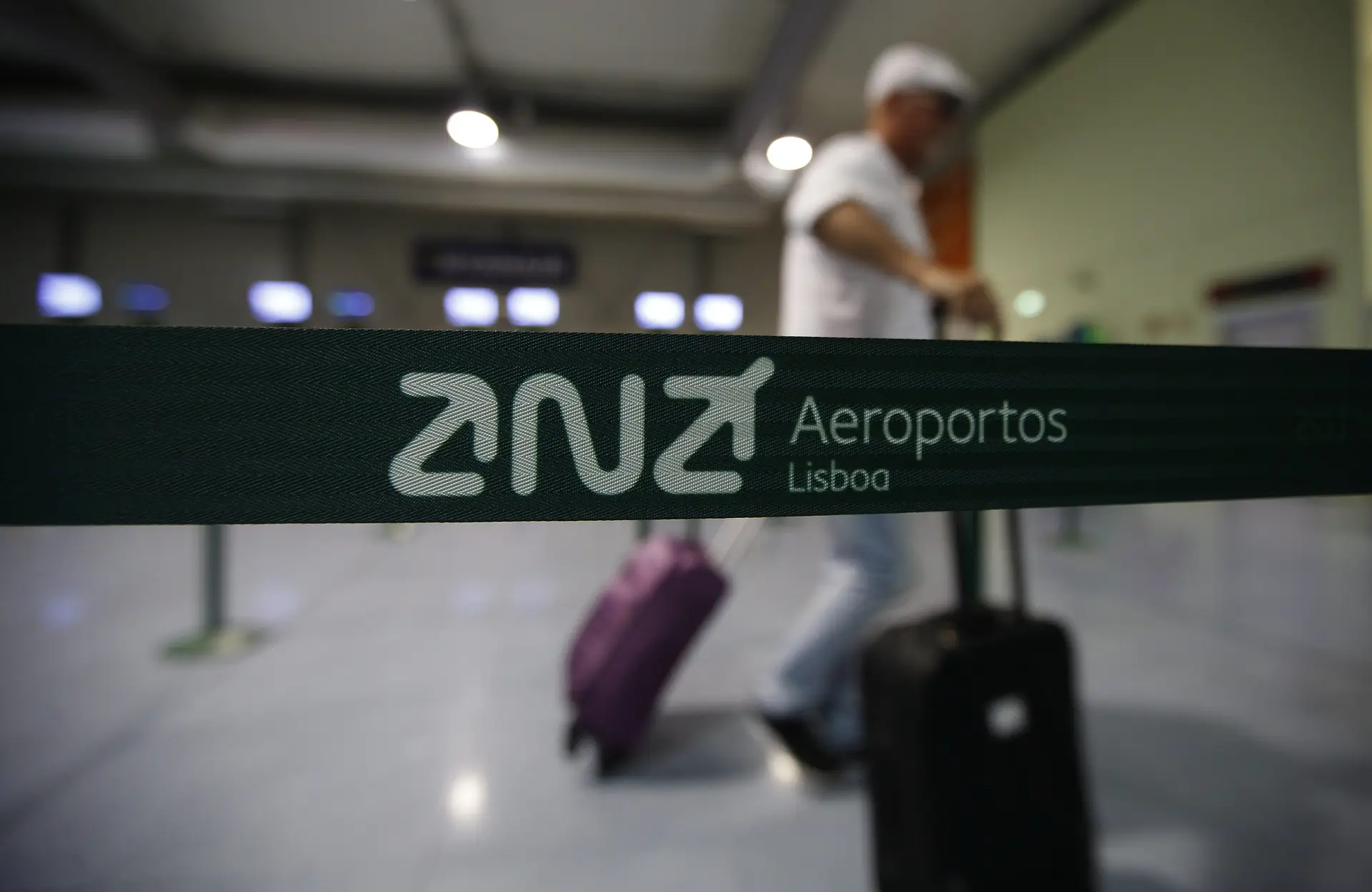 Abastecimento no aeroporto de Lisboa "em níveis bastante abaixo do estipulado"