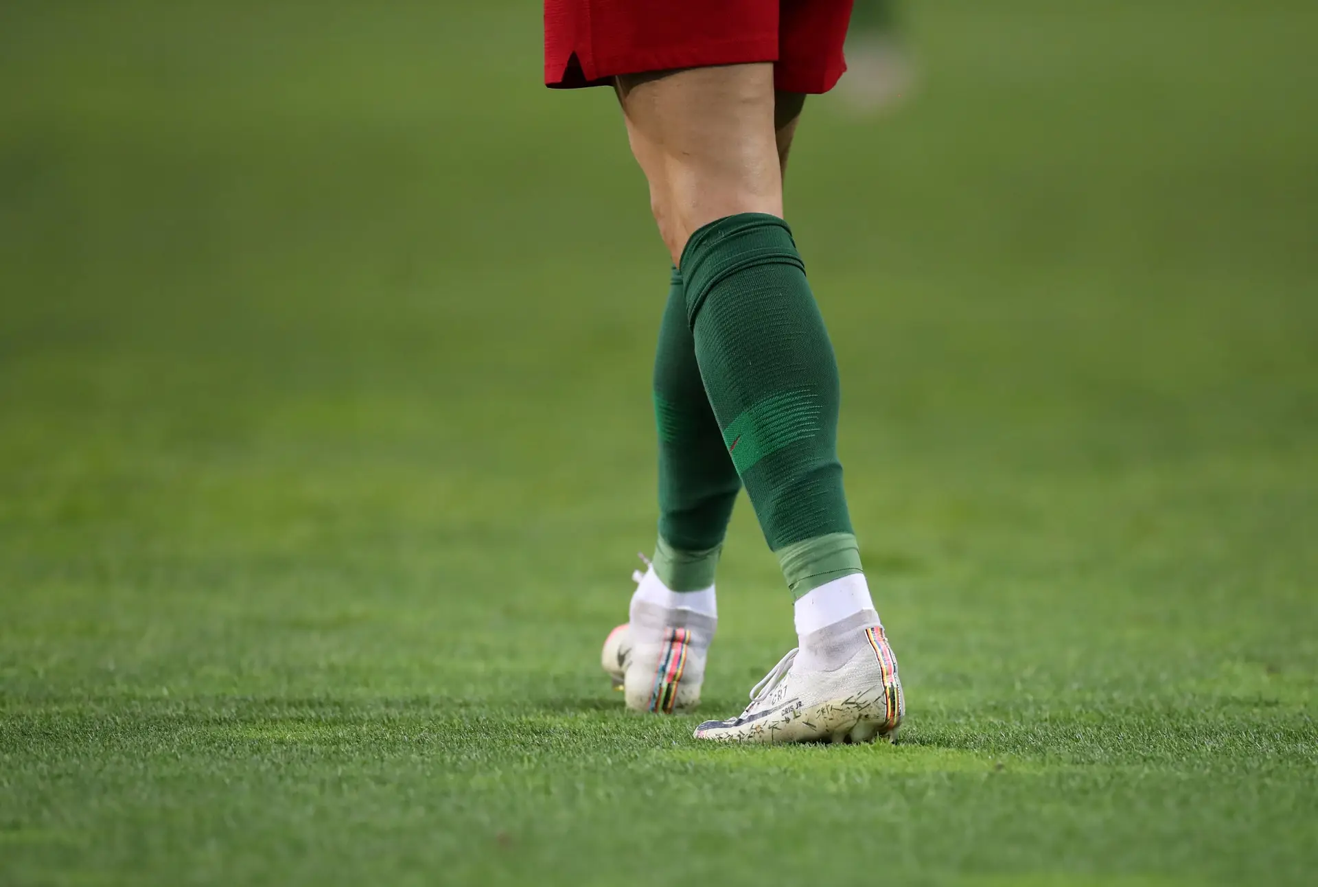 Os portugueses candidatos a golo do ano da UEFA