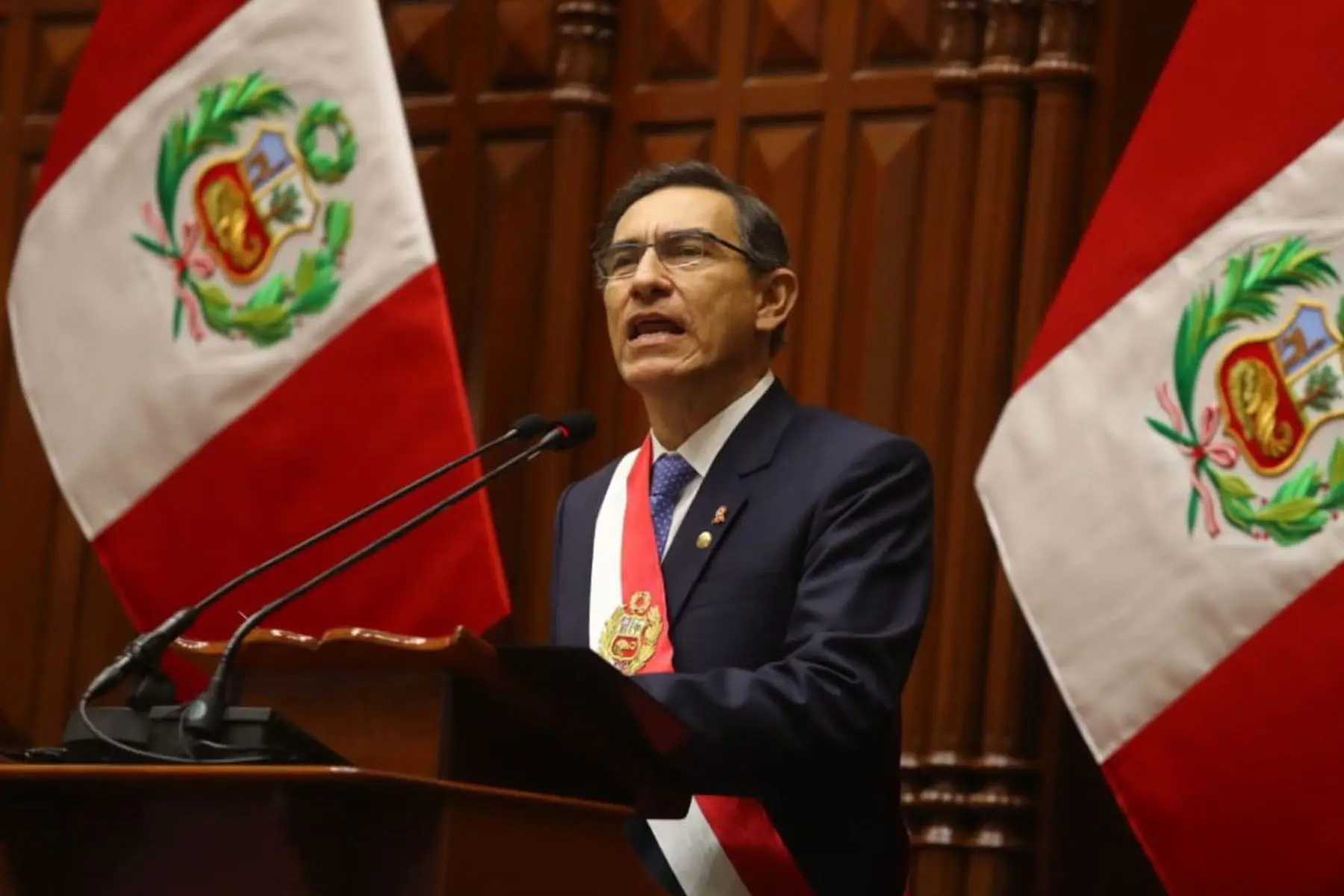 Crise institucional leva Presidente do Peru a propor antecipação de eleições para 2020