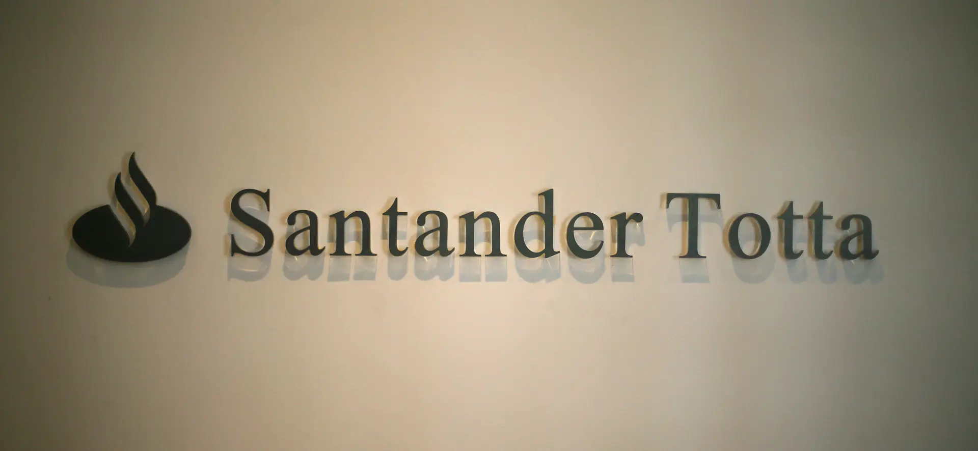 Covid-19: Presidente do Santander defende que se situação continuar a crise será pior do que a de 2012