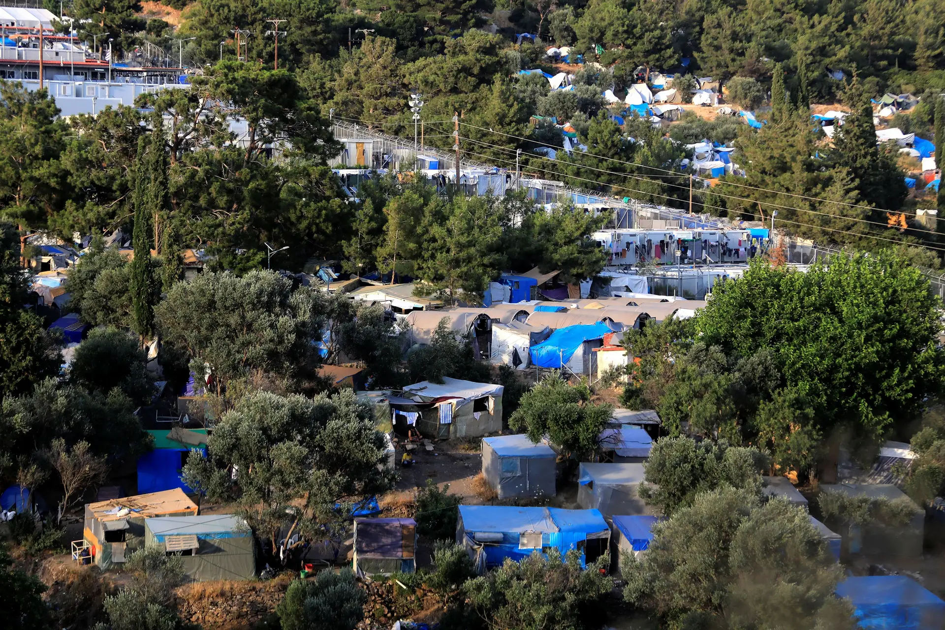 Grécia alerta que superou a sua capacidade para receber refugiados