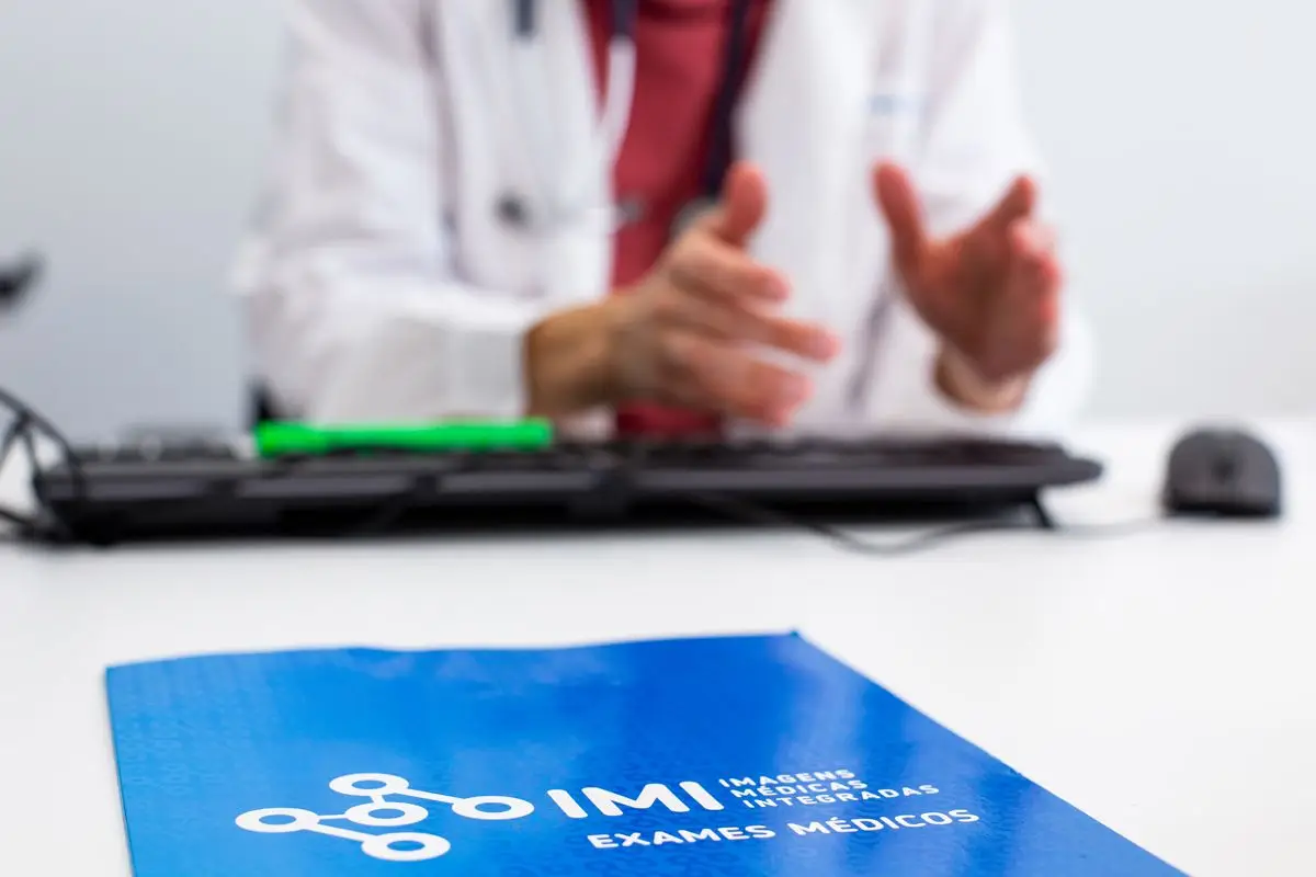 Por que motivo o tratamento para um cancro é adequado para um indivíduo e não para outro?