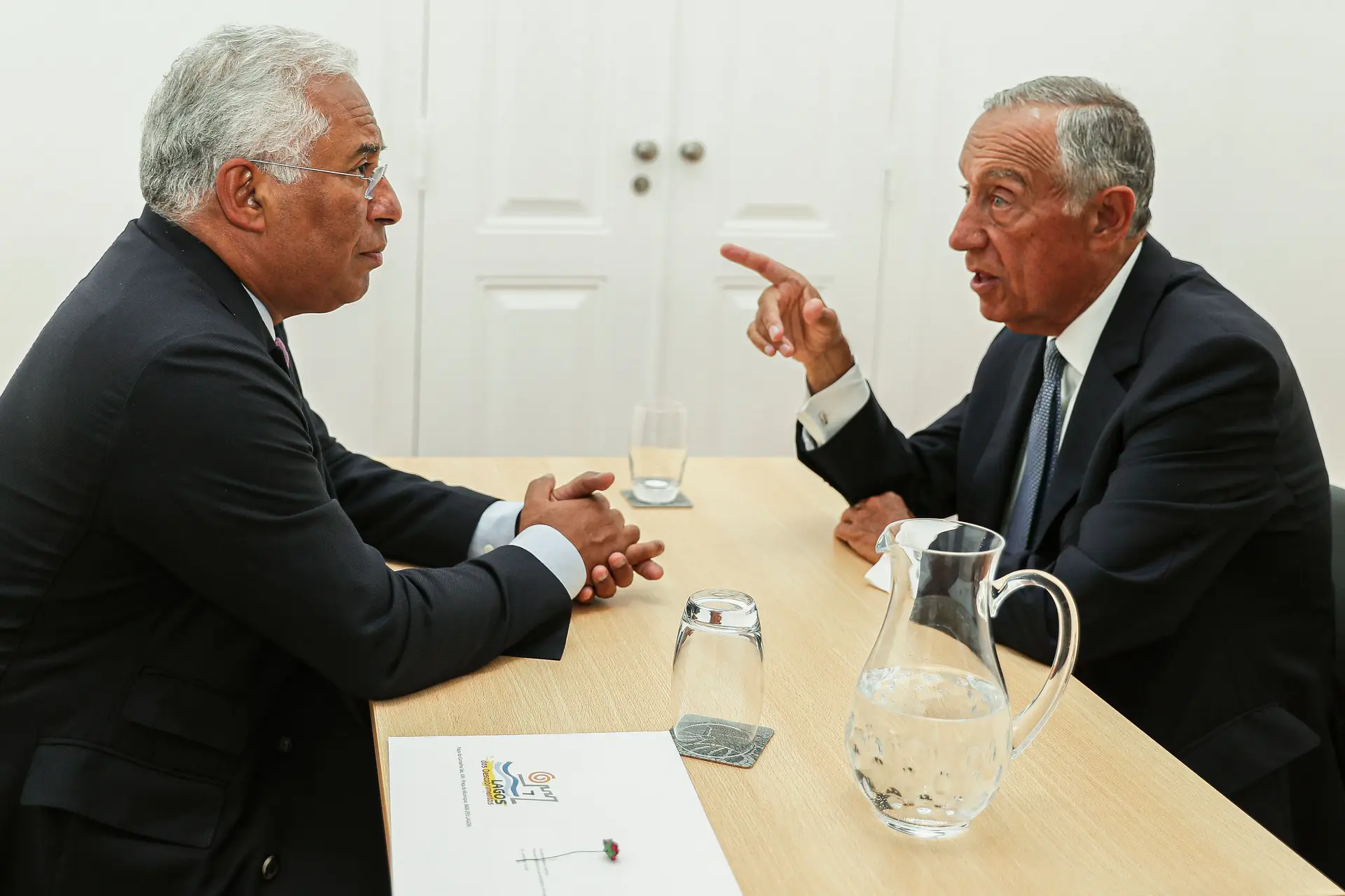 Decisão de não interrogar Costa e Marcelo no caso Tancos causa mau estar no Ministério Público 