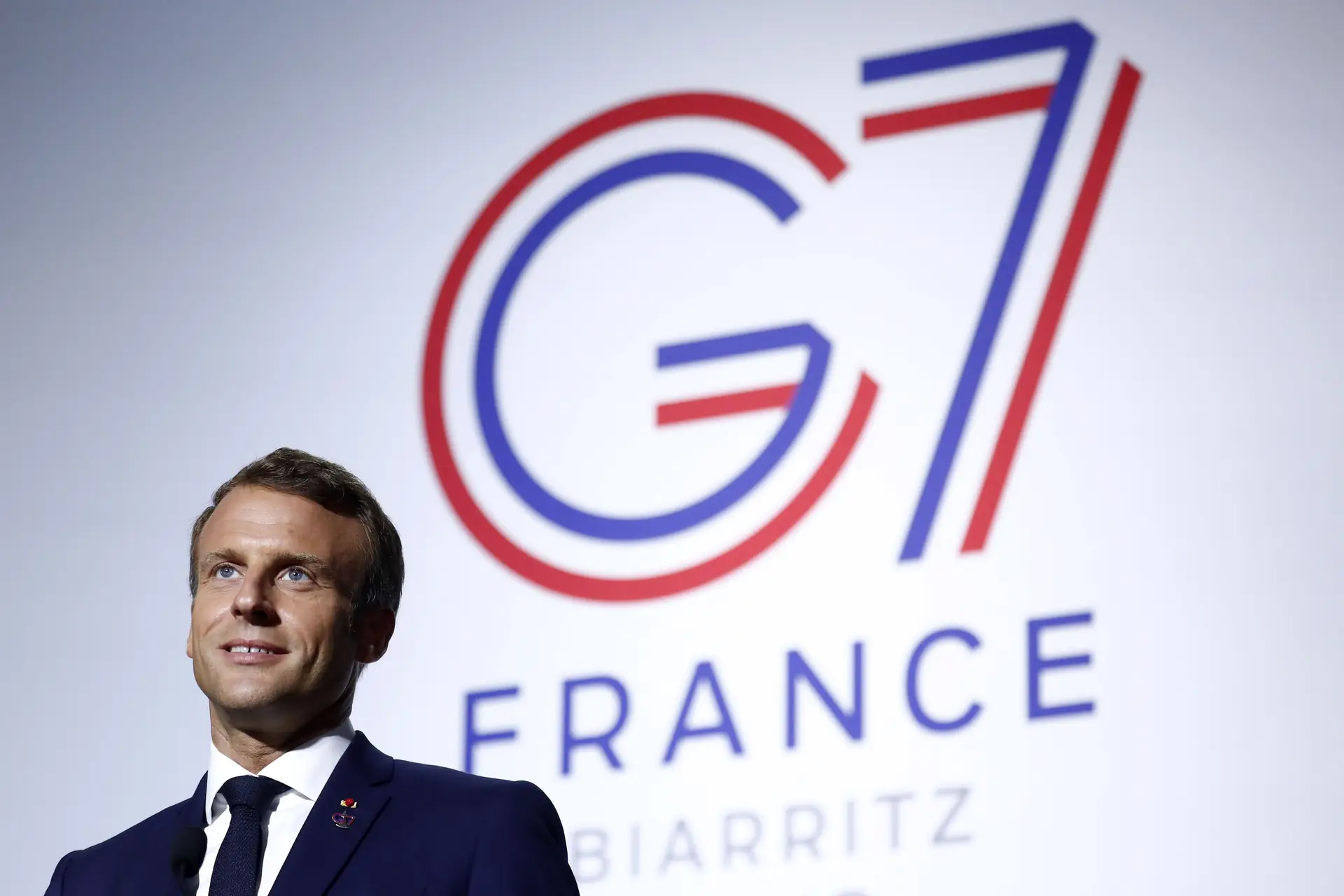 Macron insultado no Twitter por ministro brasileiro
