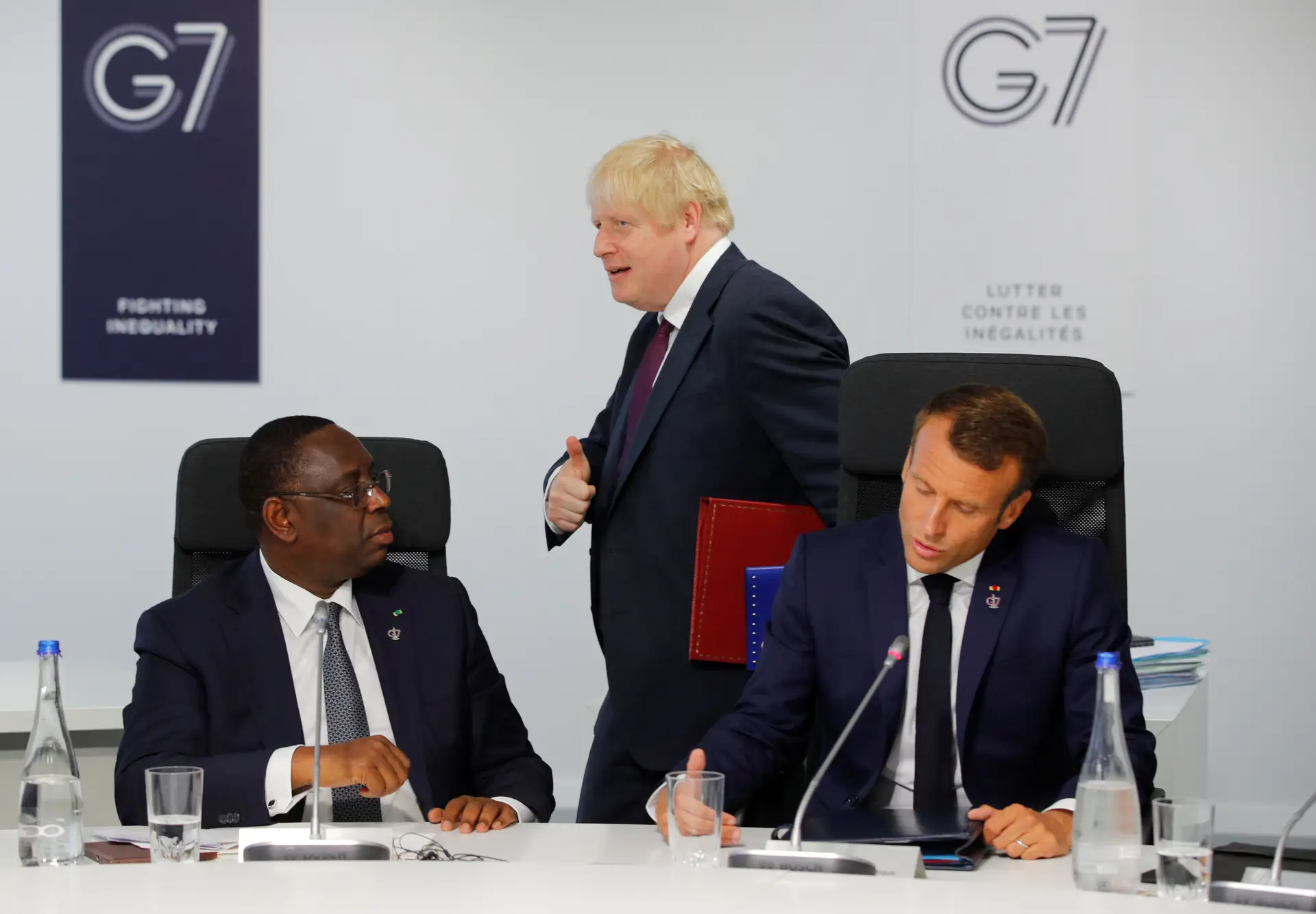 Boris Johnson admite que ainda é "incerto" que se consiga um acordo