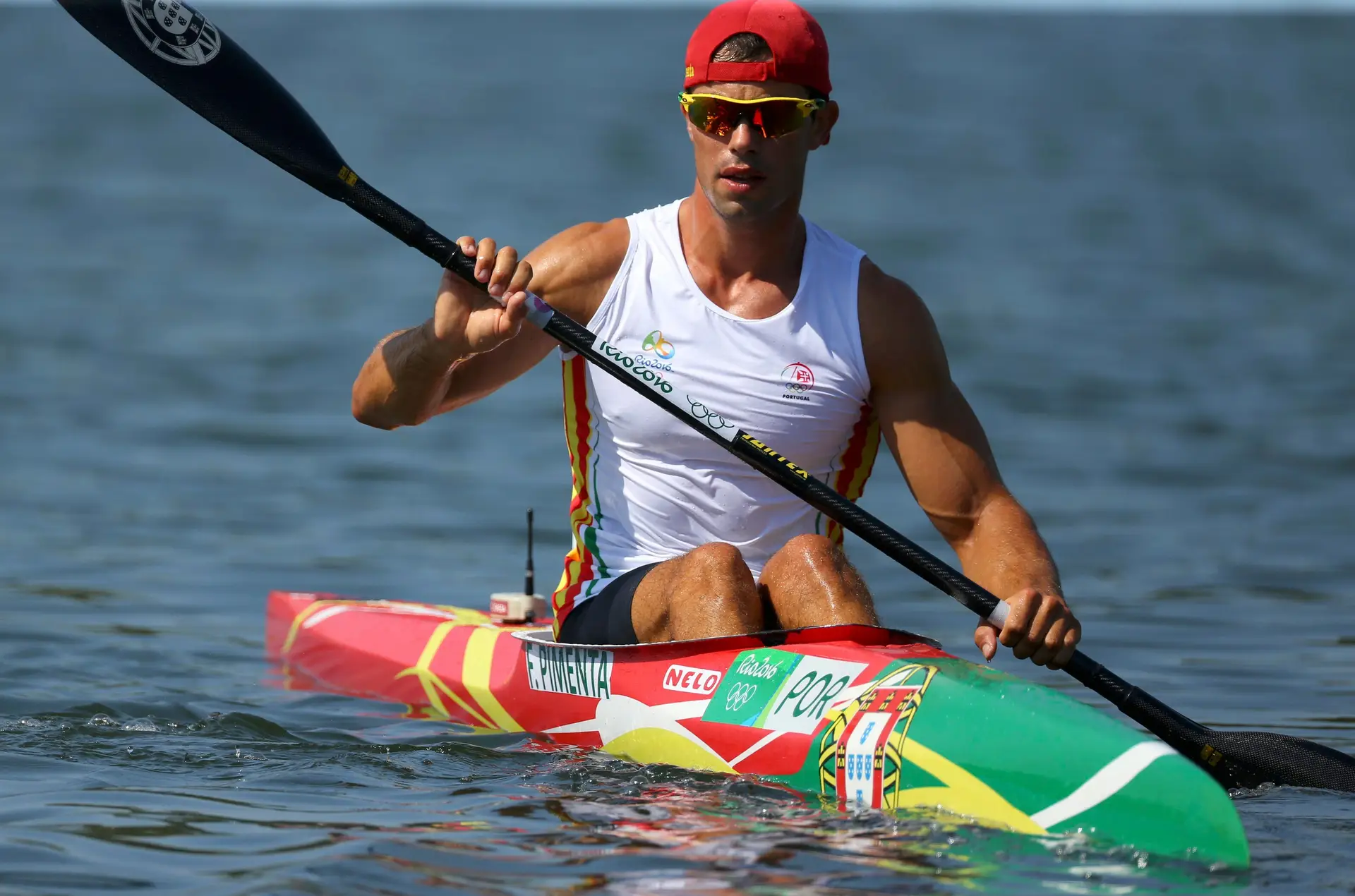 Canoísta Fernando Pimenta treina sozinho e com o treinador à distância