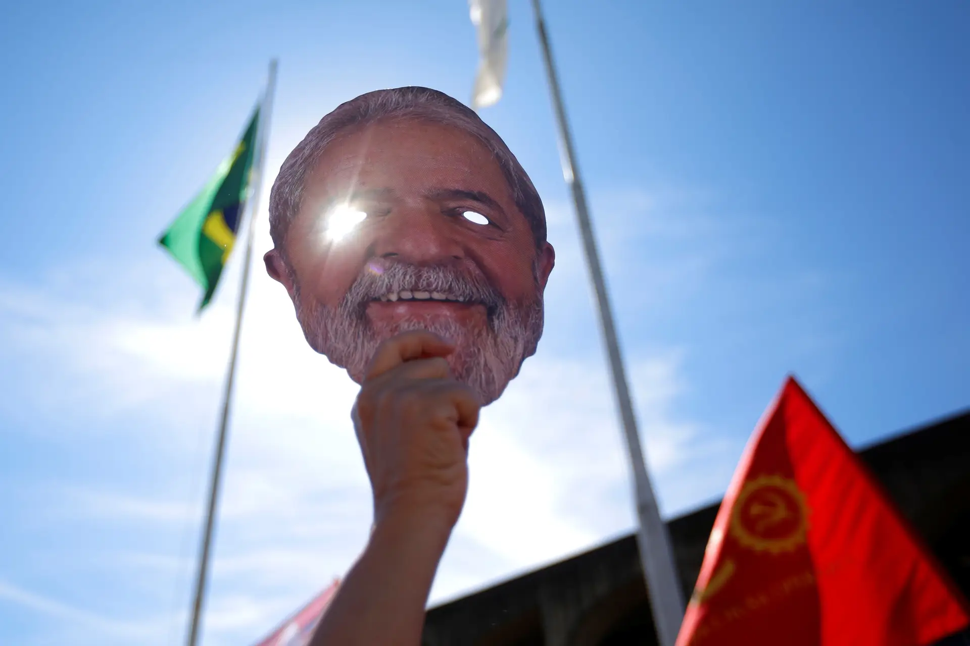 Defesa de Lula da Silva pede libertação alegando que procuradores agiram por ódio