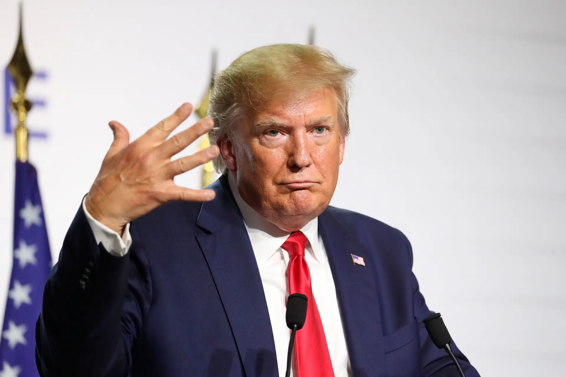 Trump cancela visita à Polónia devido a furacão Dorian