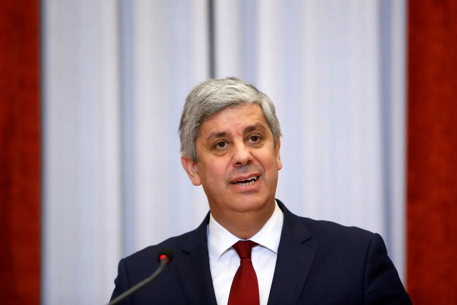 Ministro das Finanças diz que há espaço para aumentos no Estado à taxa de inflação